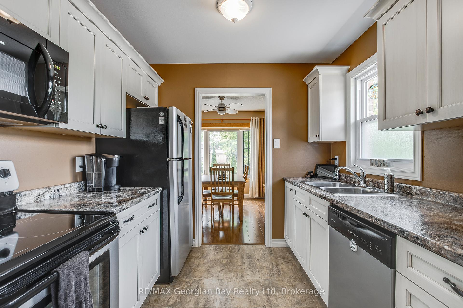 Photo 11 of 103 Woodland Drive, Midland — HOMEH