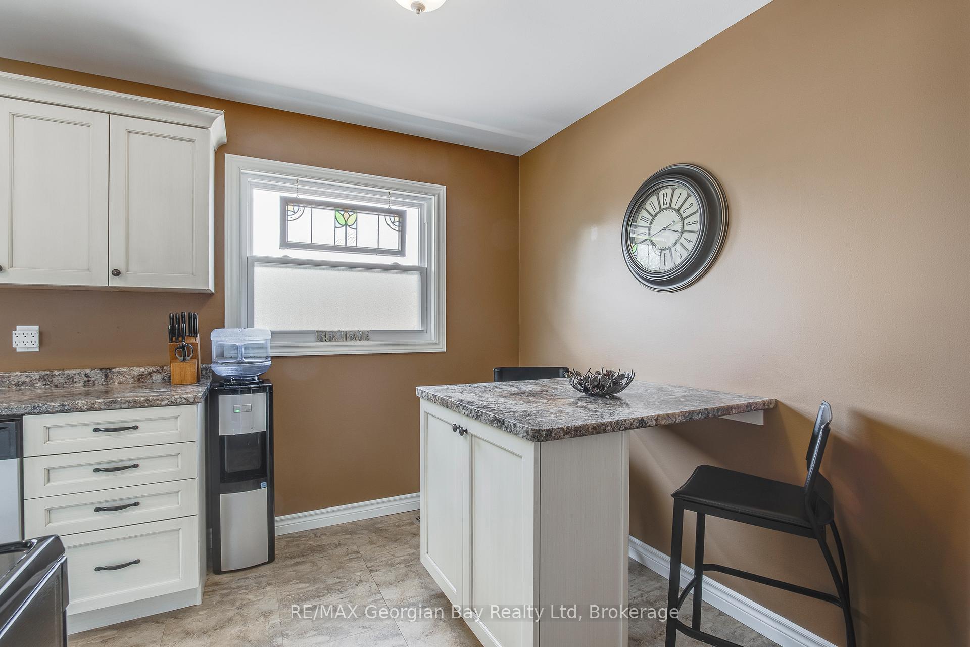 Photo 14 of 103 Woodland Drive, Midland — HOMEH