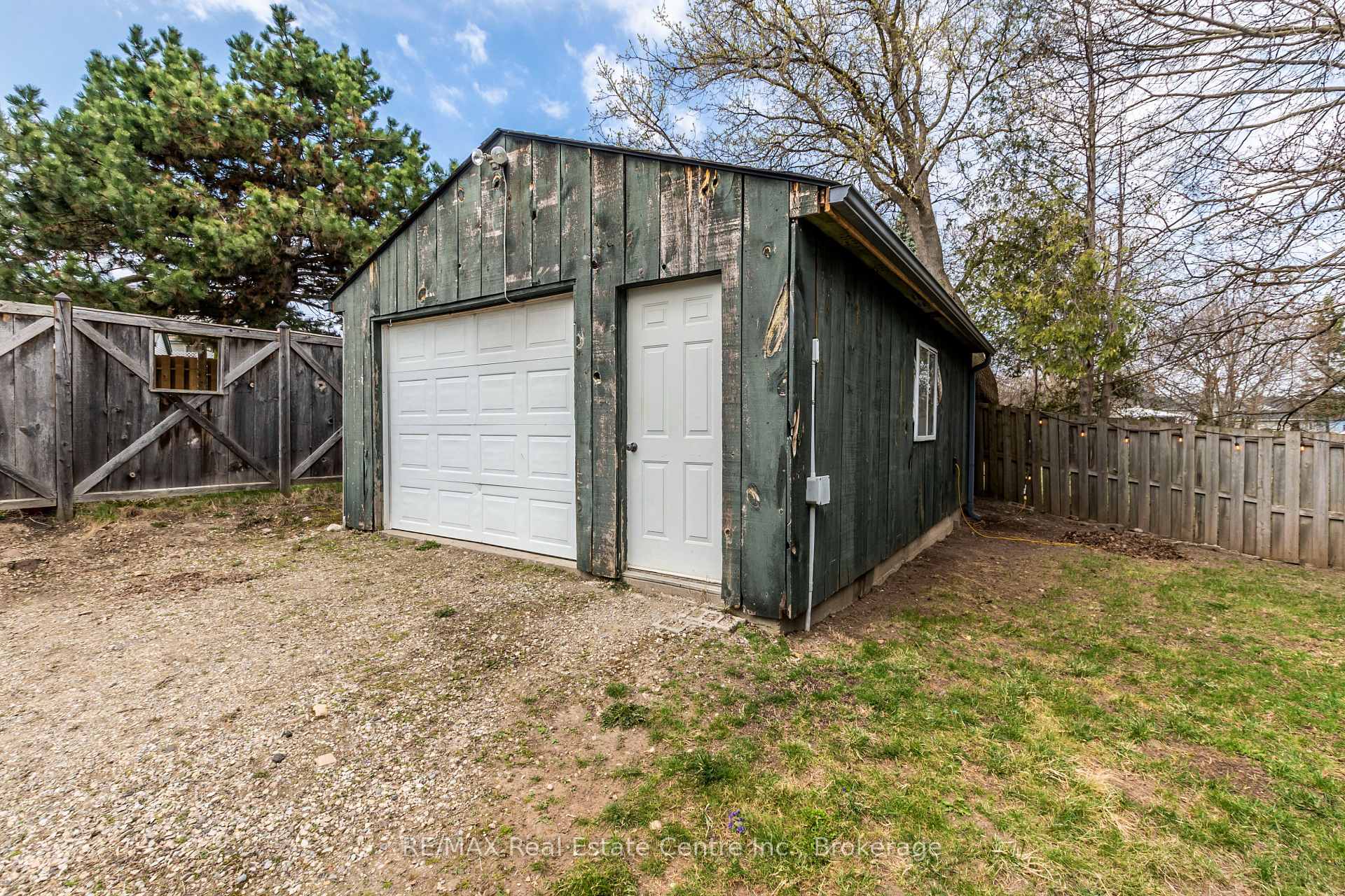 Photo 5 of 778 Guelph Street, Kitchener — HOMEH