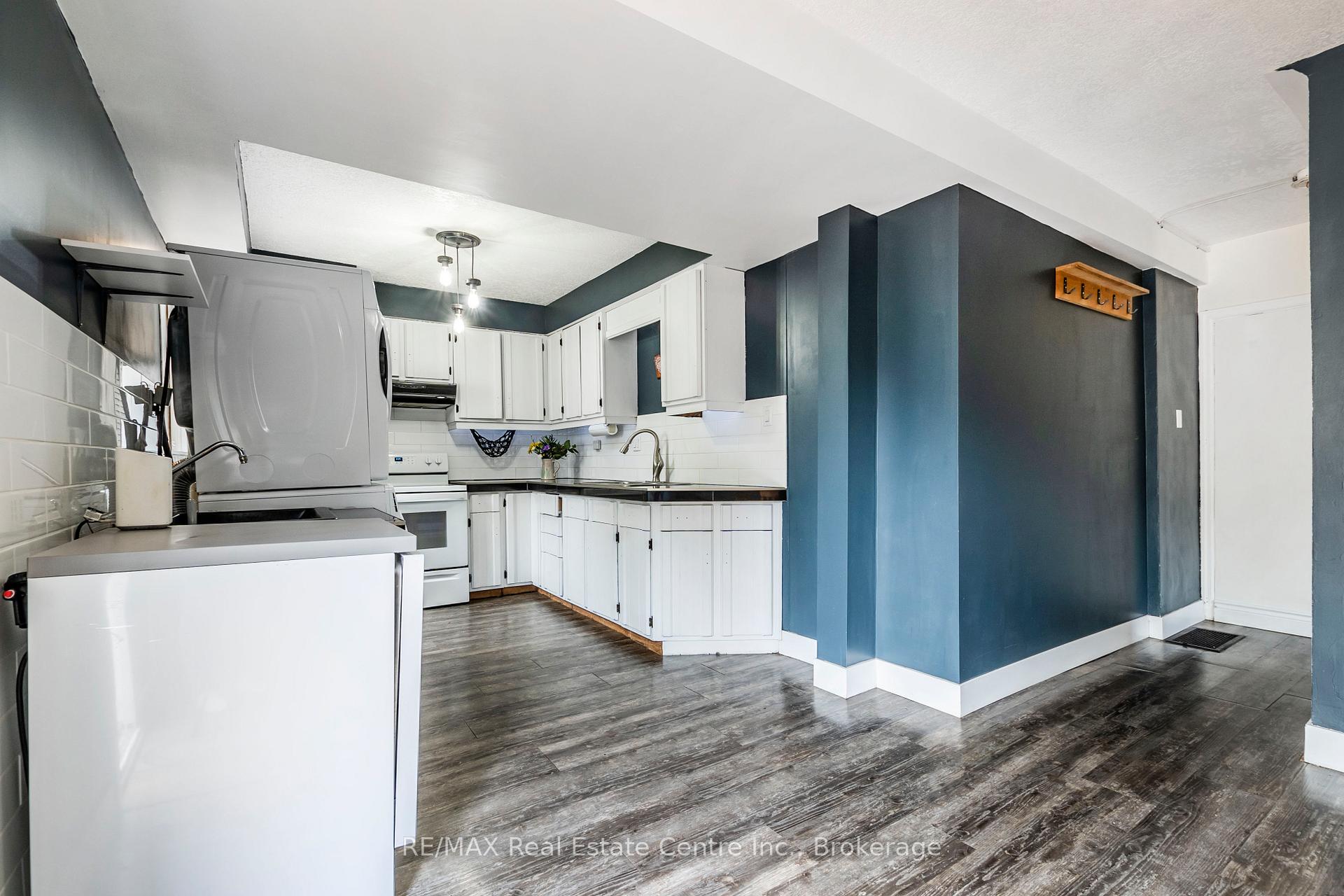 Photo 6 of 778 Guelph Street, Kitchener — HOMEH