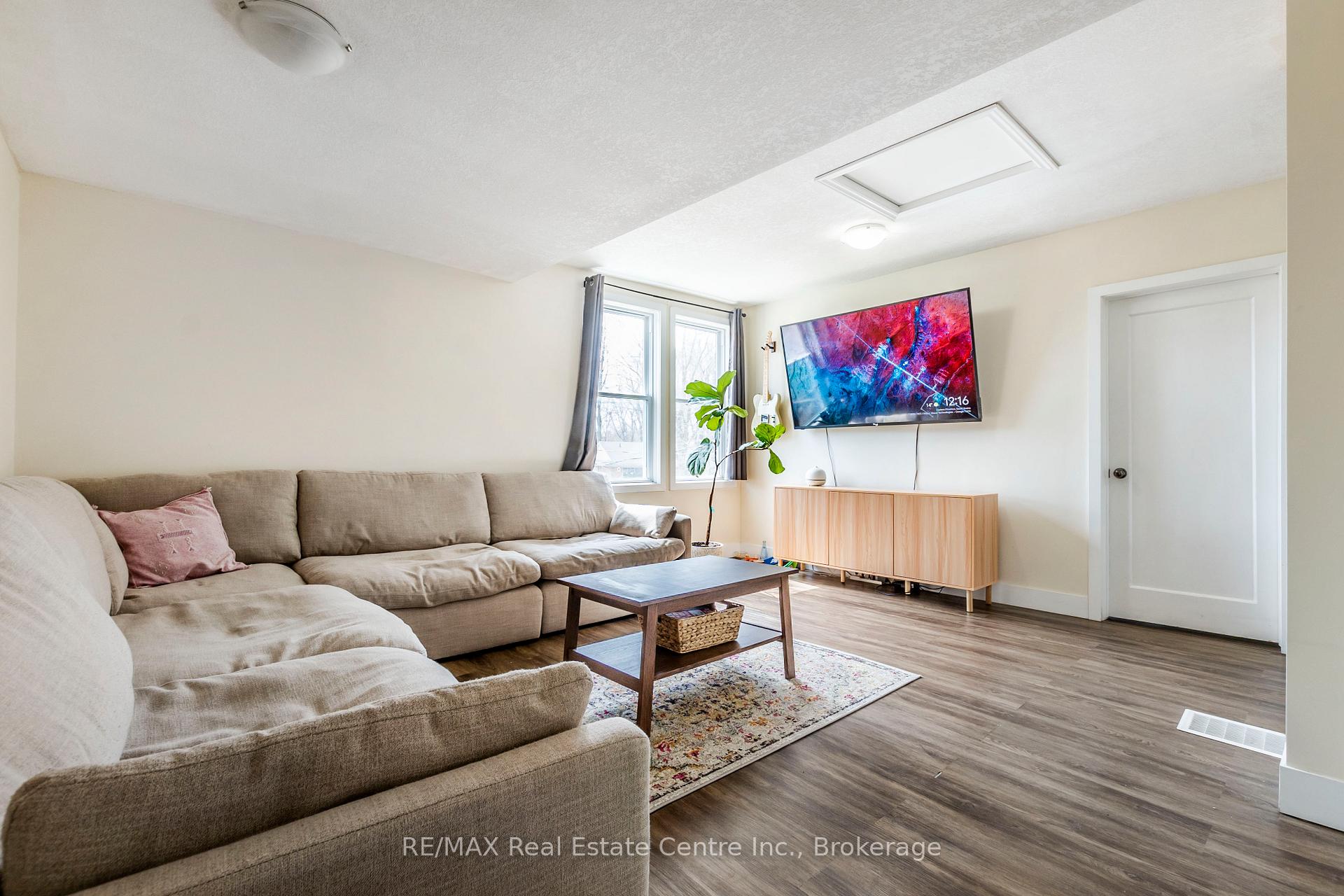 Photo 9 of 778 Guelph Street, Kitchener — HOMEH
