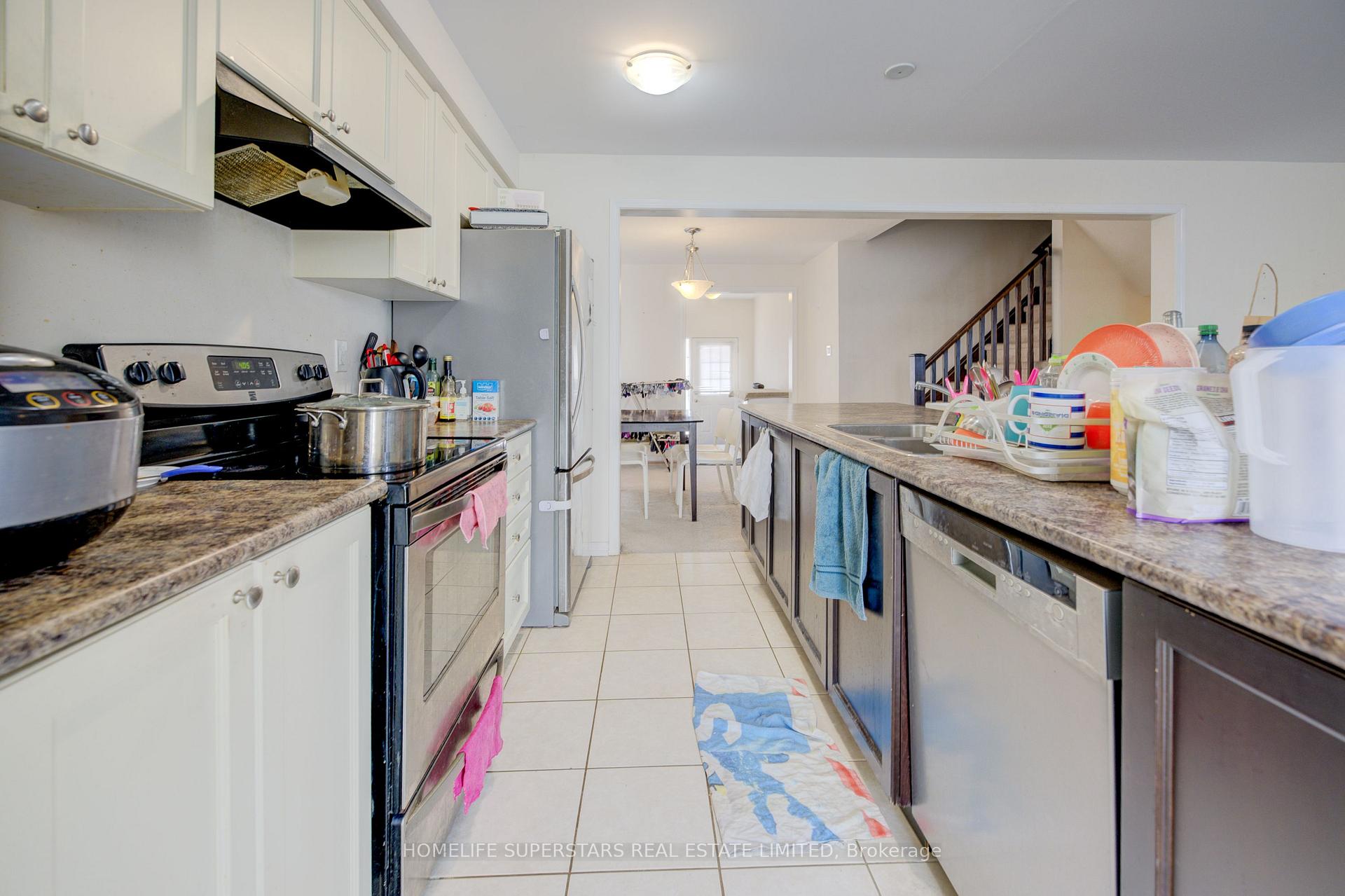 Photo 12 of 256 Apple Hill Crescent, Kitchener, Rosenburg — HOMEH