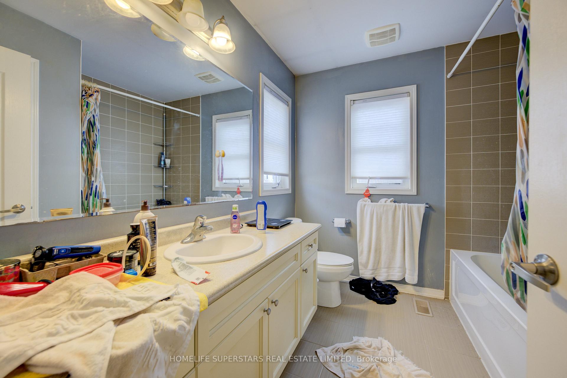 Photo 17 of 256 Apple Hill Crescent, Kitchener, Rosenburg — HOMEH