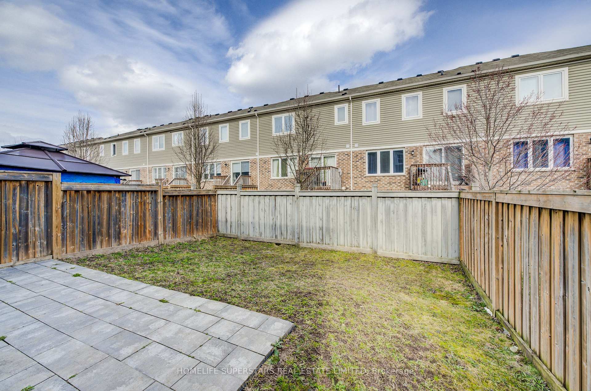 Photo 23 of 256 Apple Hill Crescent, Kitchener, Rosenburg — HOMEH