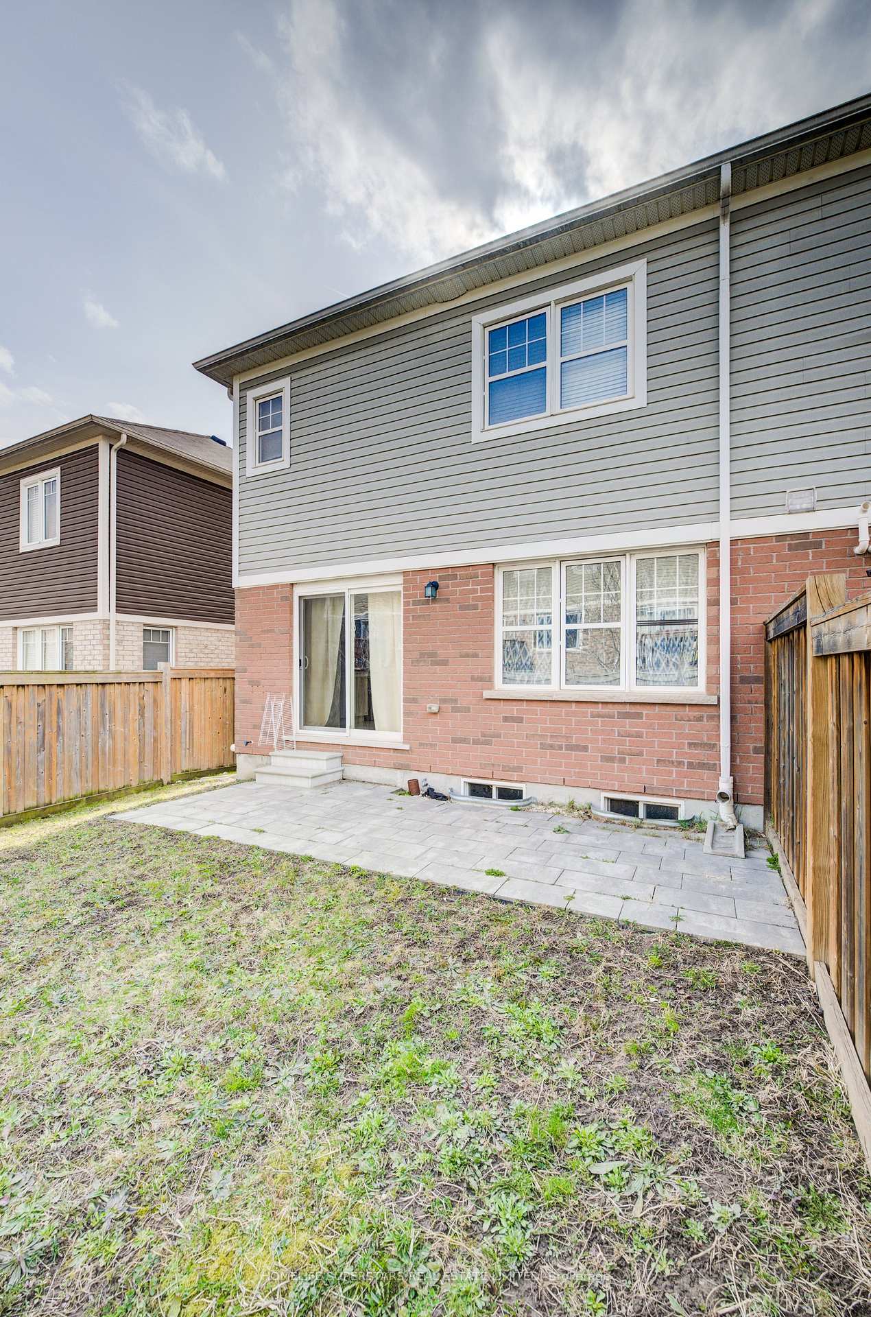 Photo 25 of 256 Apple Hill Crescent, Kitchener, Rosenburg — HOMEH