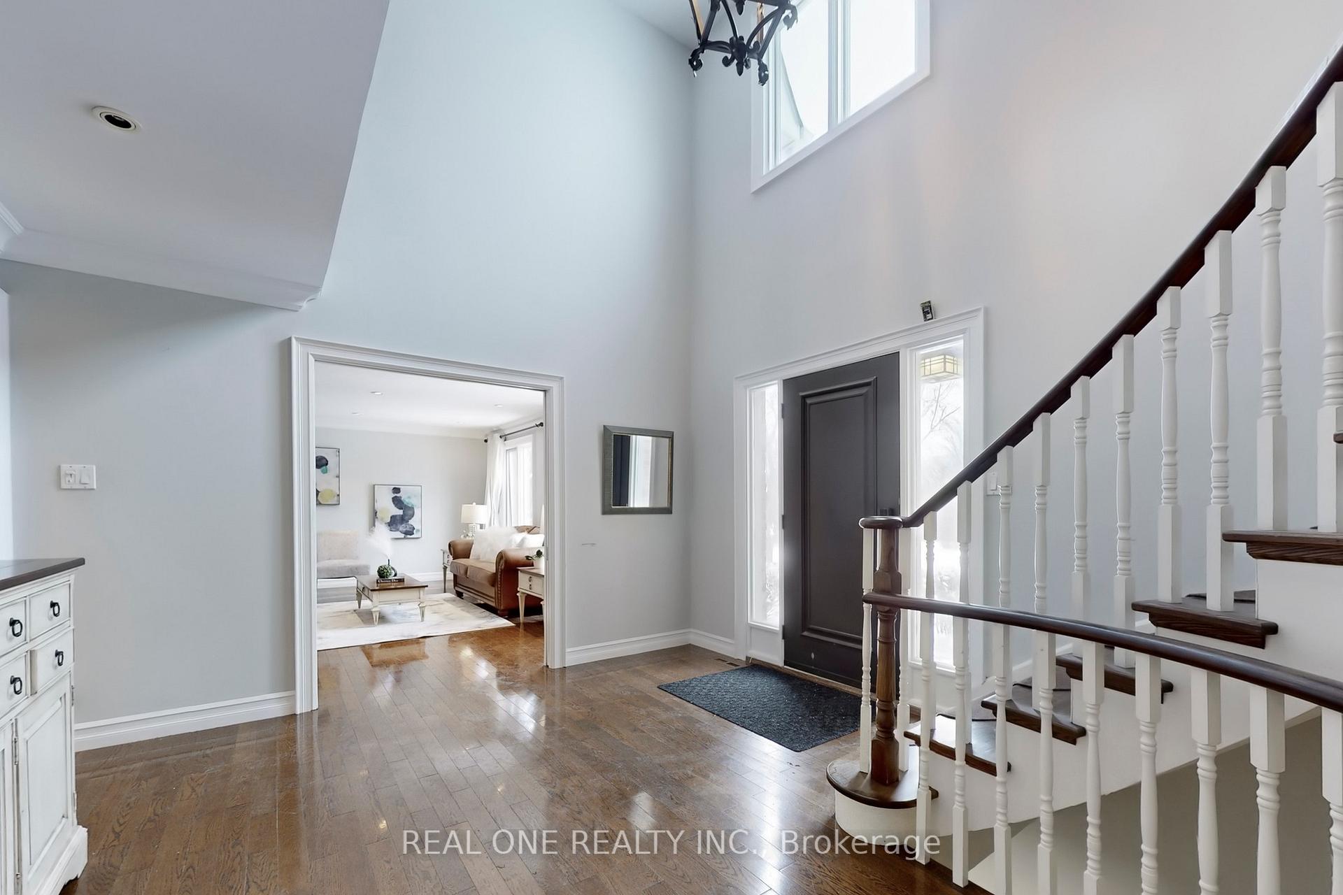 Photo 3 of 27 Aitken Circle, Markham, Unionville — HOMEH