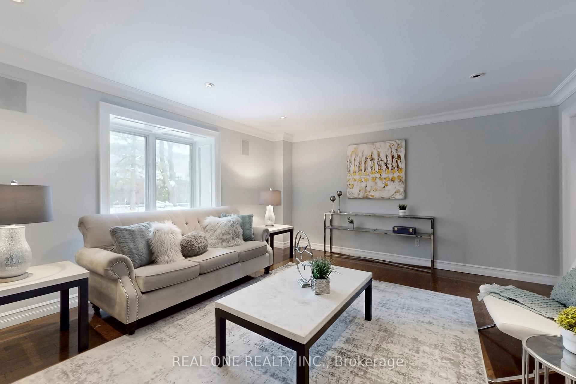 Photo 6 of 27 Aitken Circle, Markham, Unionville — HOMEH