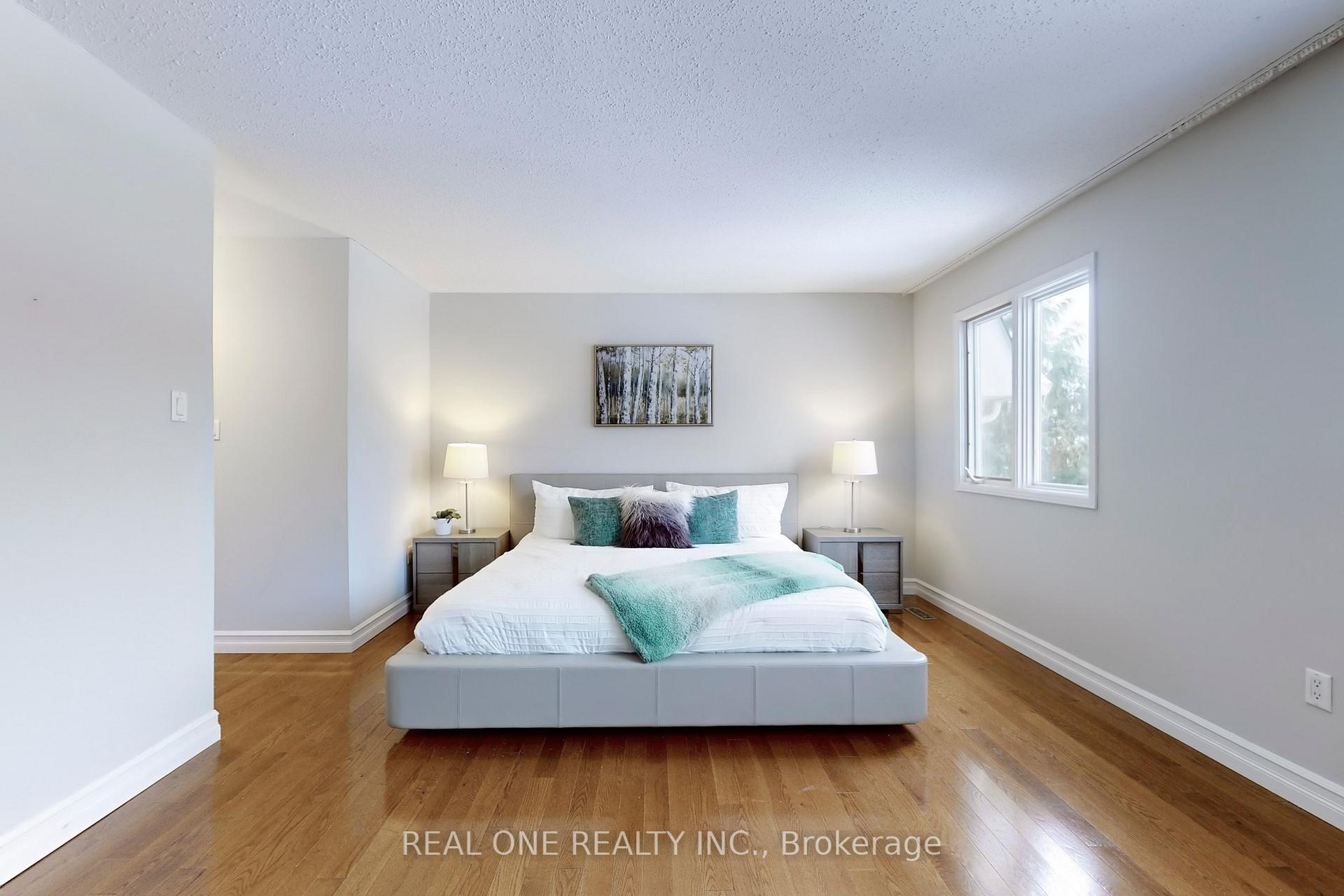 Photo 17 of 27 Aitken Circle, Markham, Unionville — HOMEH