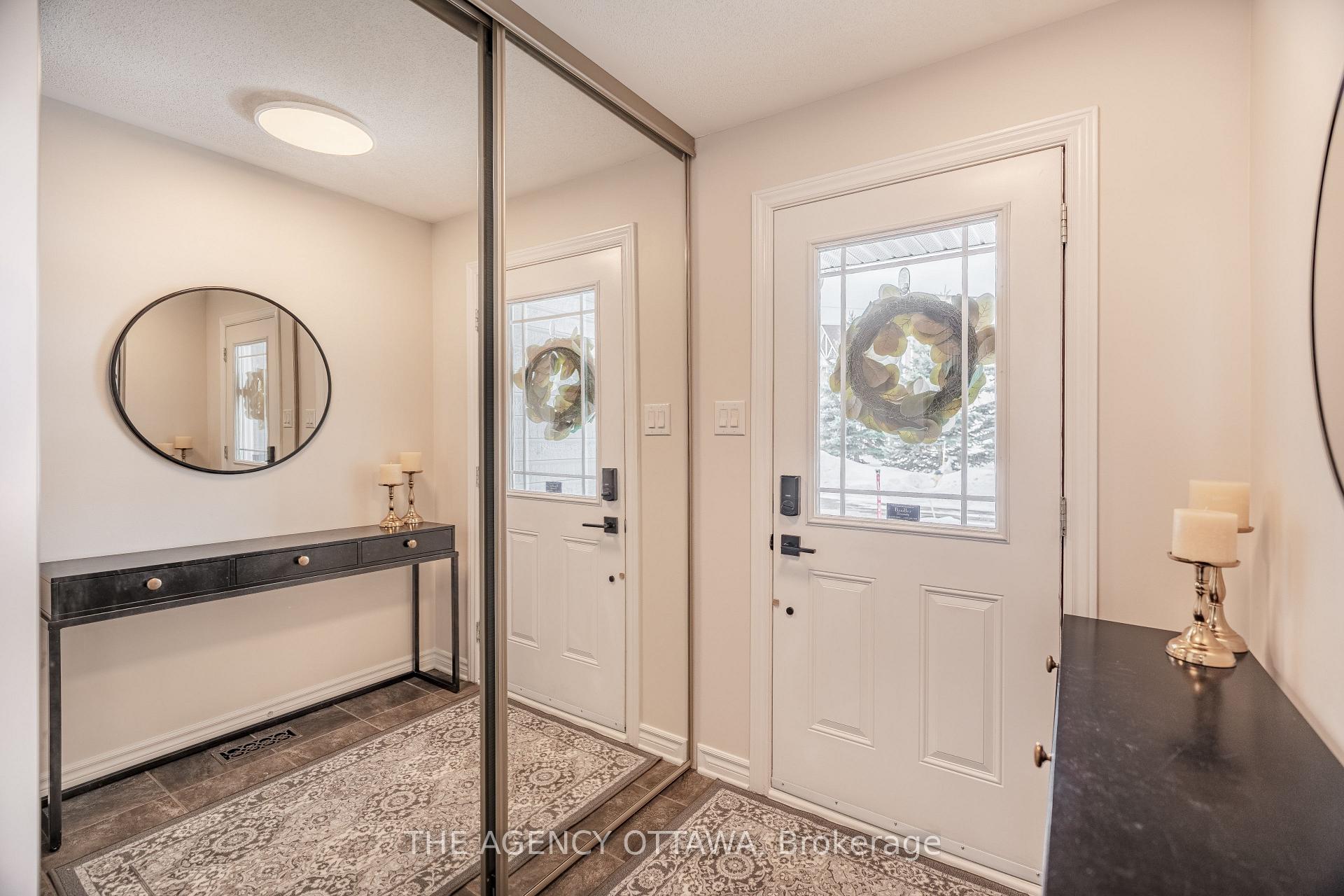 Photo 3 of 260 Catamount Court, Ottawa, Kanata - Emerald Meadows/Trailwest — HOMEH