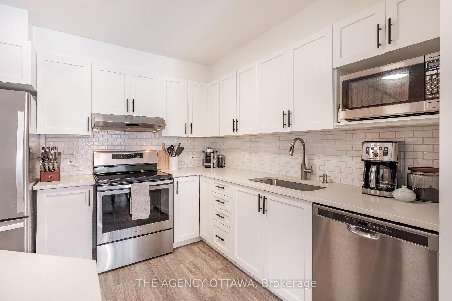 Photo 12 of 260 Catamount Court, Ottawa, Kanata - Emerald Meadows/Trailwest — HOMEH