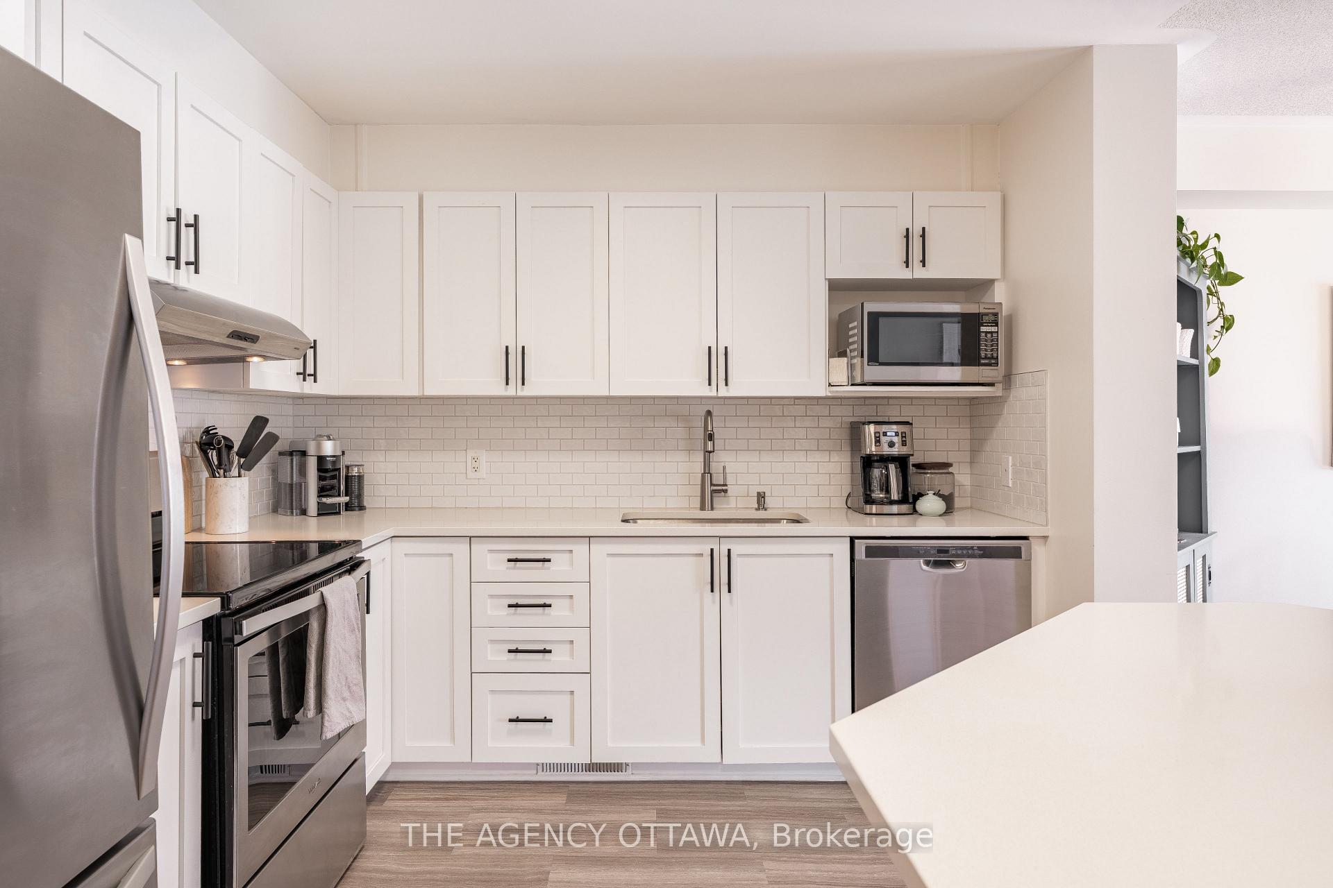 Photo 13 of 260 Catamount Court, Ottawa, Kanata - Emerald Meadows/Trailwest — HOMEH