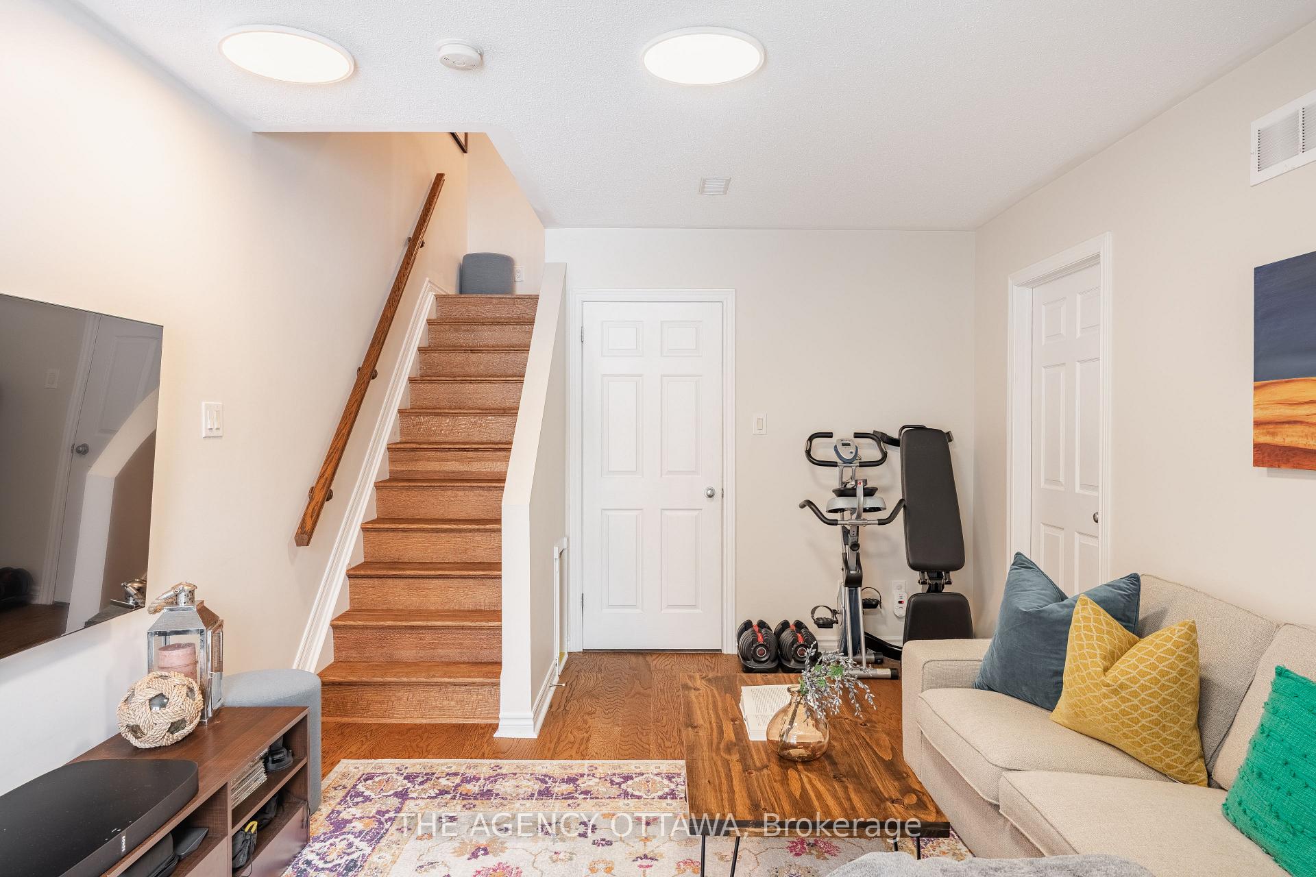 Photo 20 of 260 Catamount Court, Ottawa, Kanata - Emerald Meadows/Trailwest — HOMEH