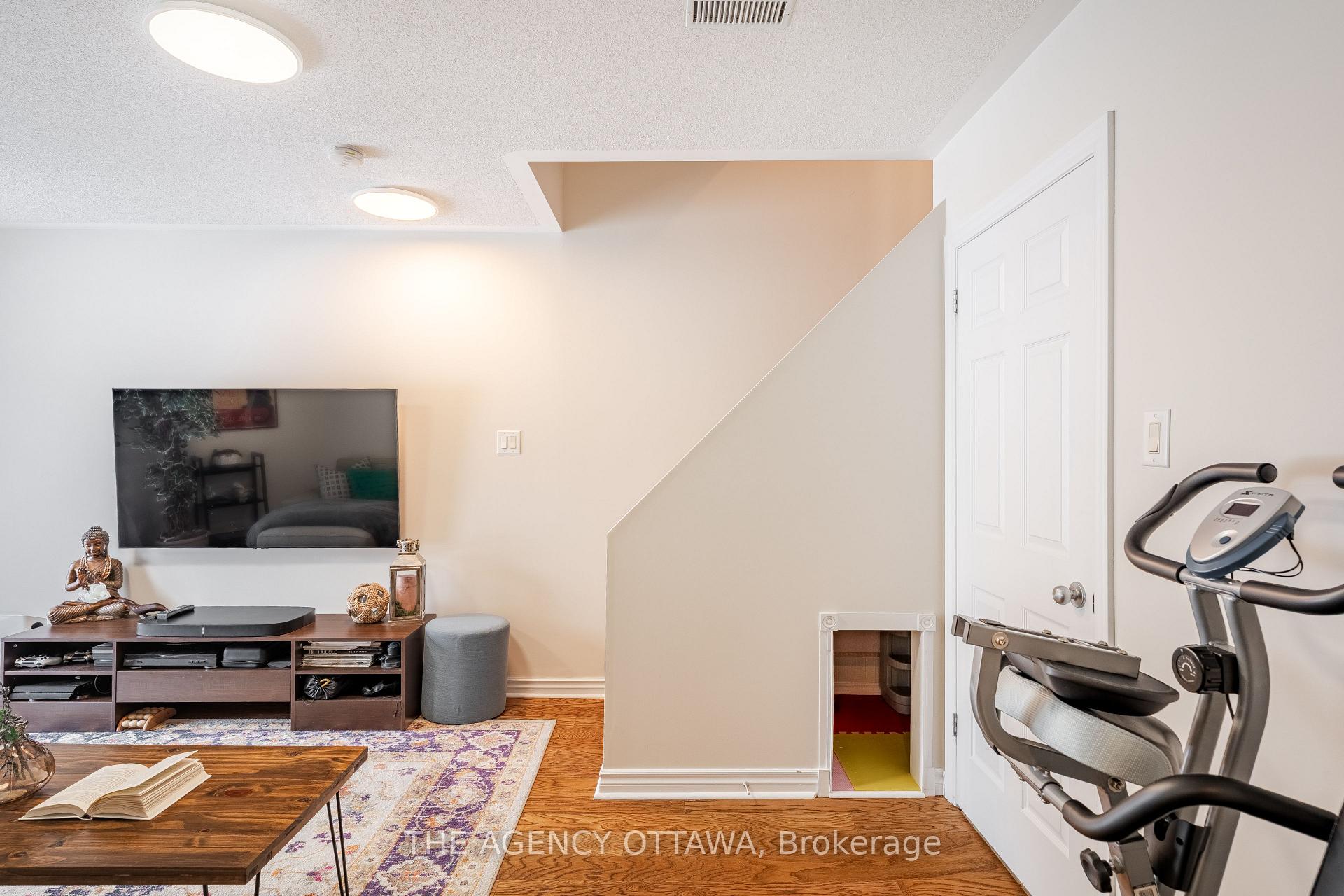Photo 21 of 260 Catamount Court, Ottawa, Kanata - Emerald Meadows/Trailwest — HOMEH