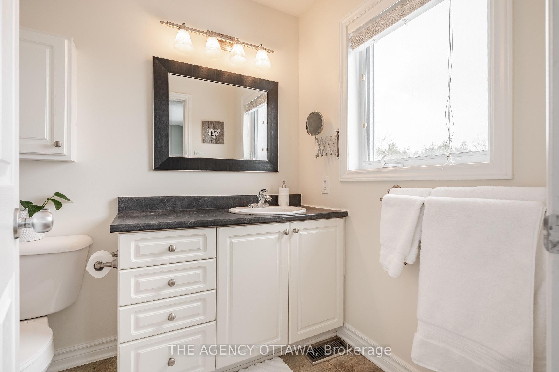 Photo 27 of 260 Catamount Court, Ottawa, Kanata - Emerald Meadows/Trailwest — HOMEH