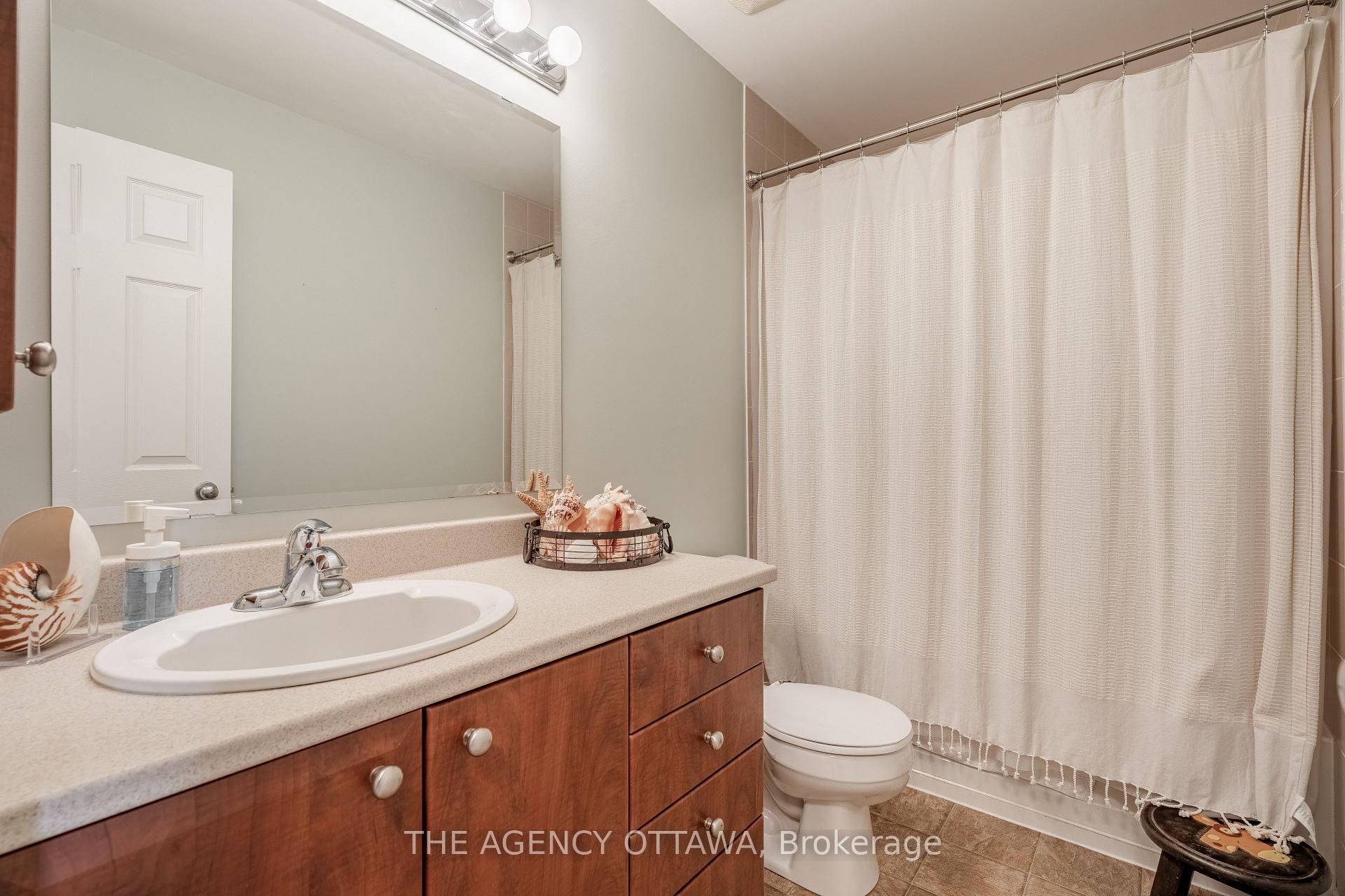 Photo 35 of 260 Catamount Court, Ottawa, Kanata - Emerald Meadows/Trailwest — HOMEH
