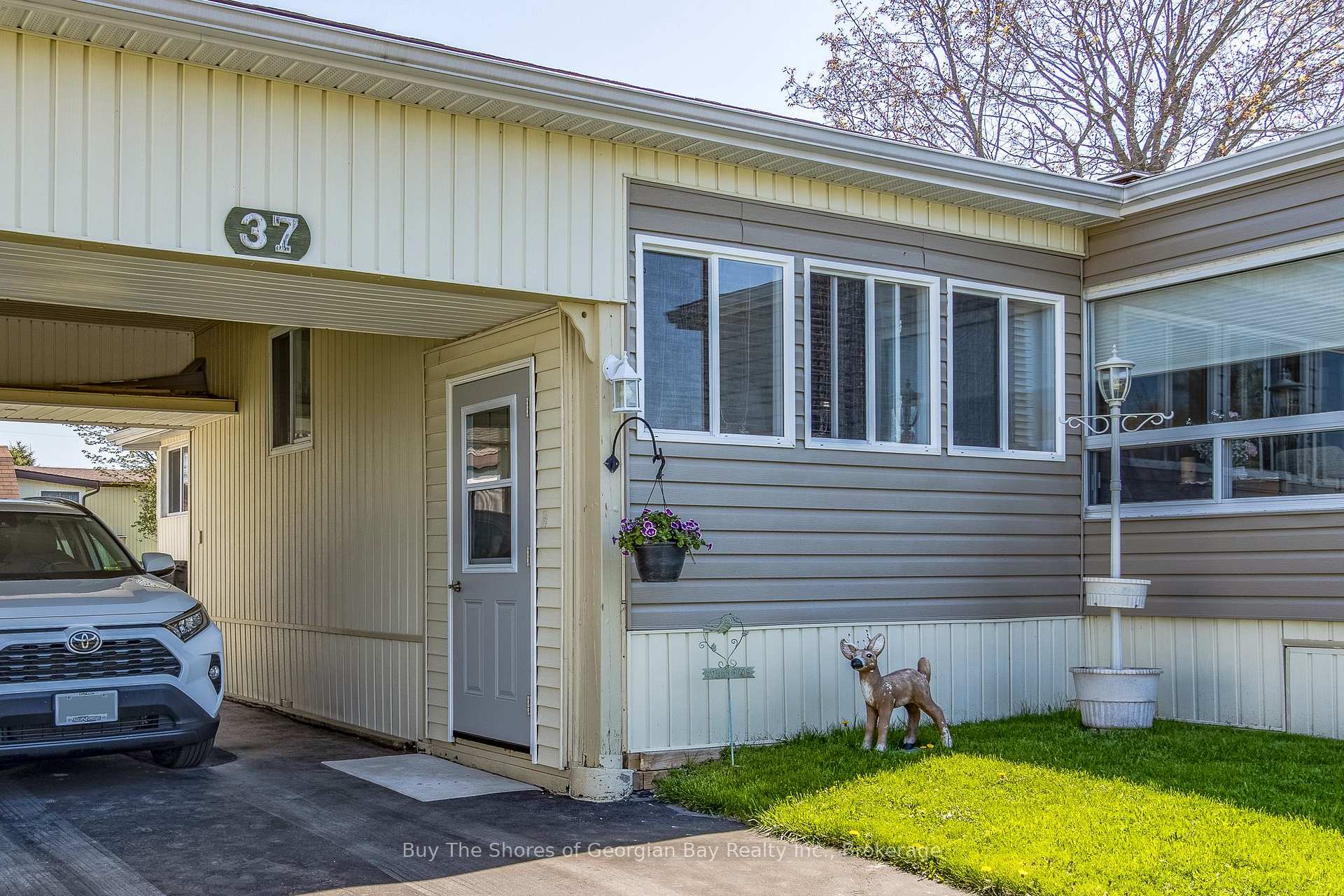 Photo 2 of 37 Northland Road, Midland — HOMEH
