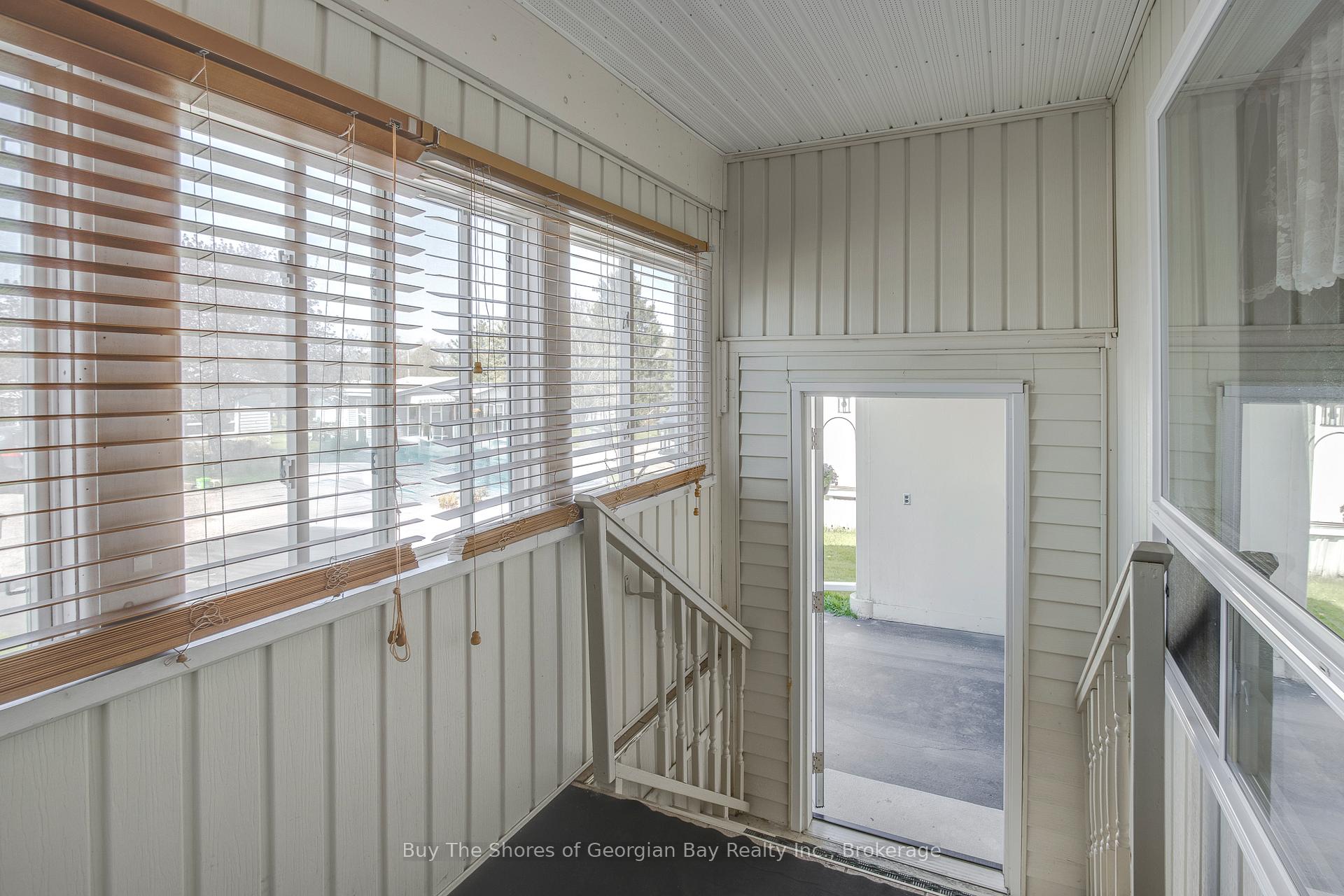 Photo 4 of 37 Northland Road, Midland — HOMEH