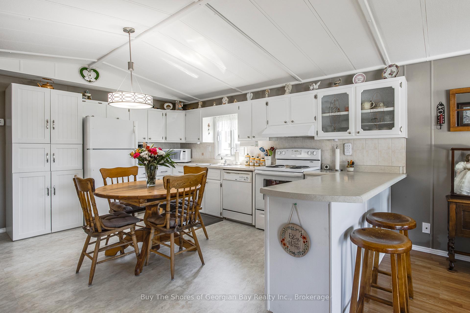 Photo 9 of 37 Northland Road, Midland — HOMEH
