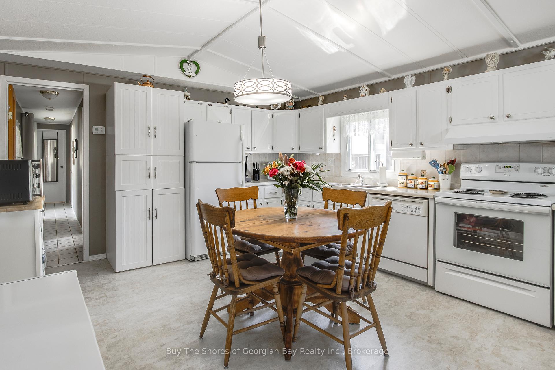 Photo 10 of 37 Northland Road, Midland — HOMEH