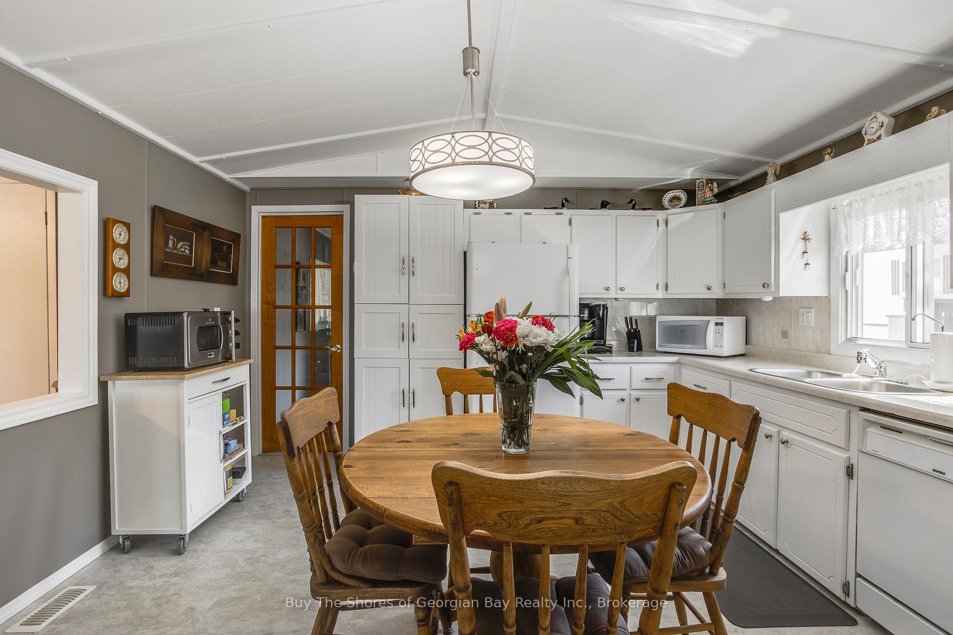 Photo 12 of 37 Northland Road, Midland — HOMEH