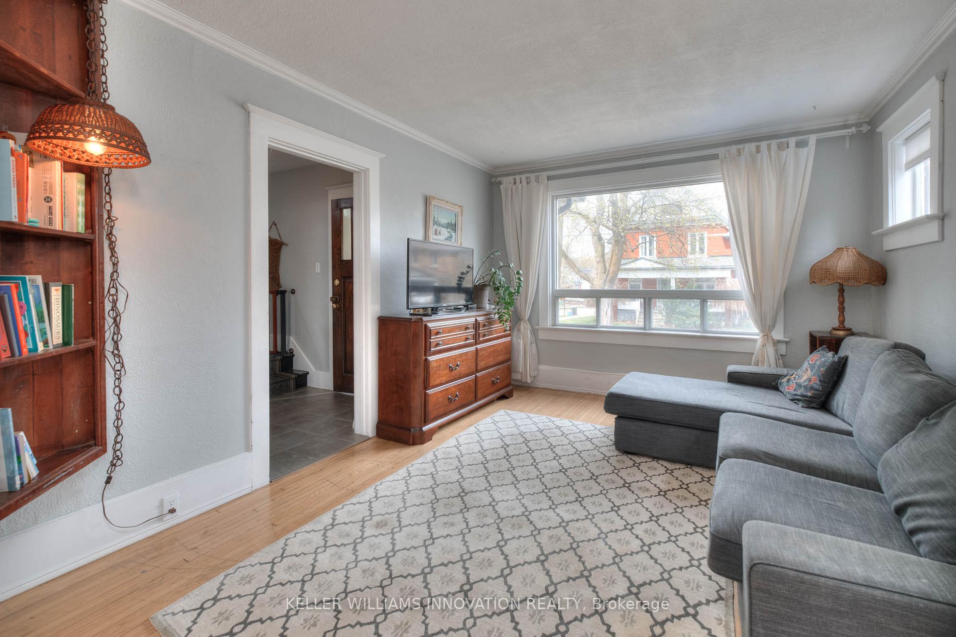 Photo 15 of 131 Cameron Street N, Kitchener — HOMEH