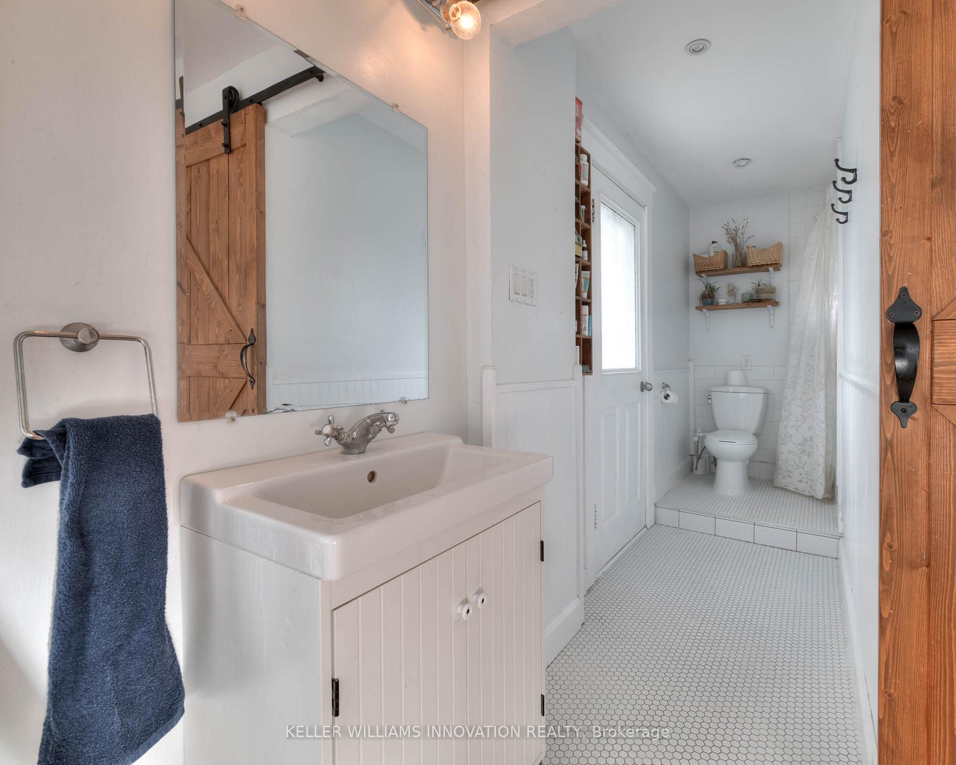 Photo 23 of 131 Cameron Street N, Kitchener — HOMEH