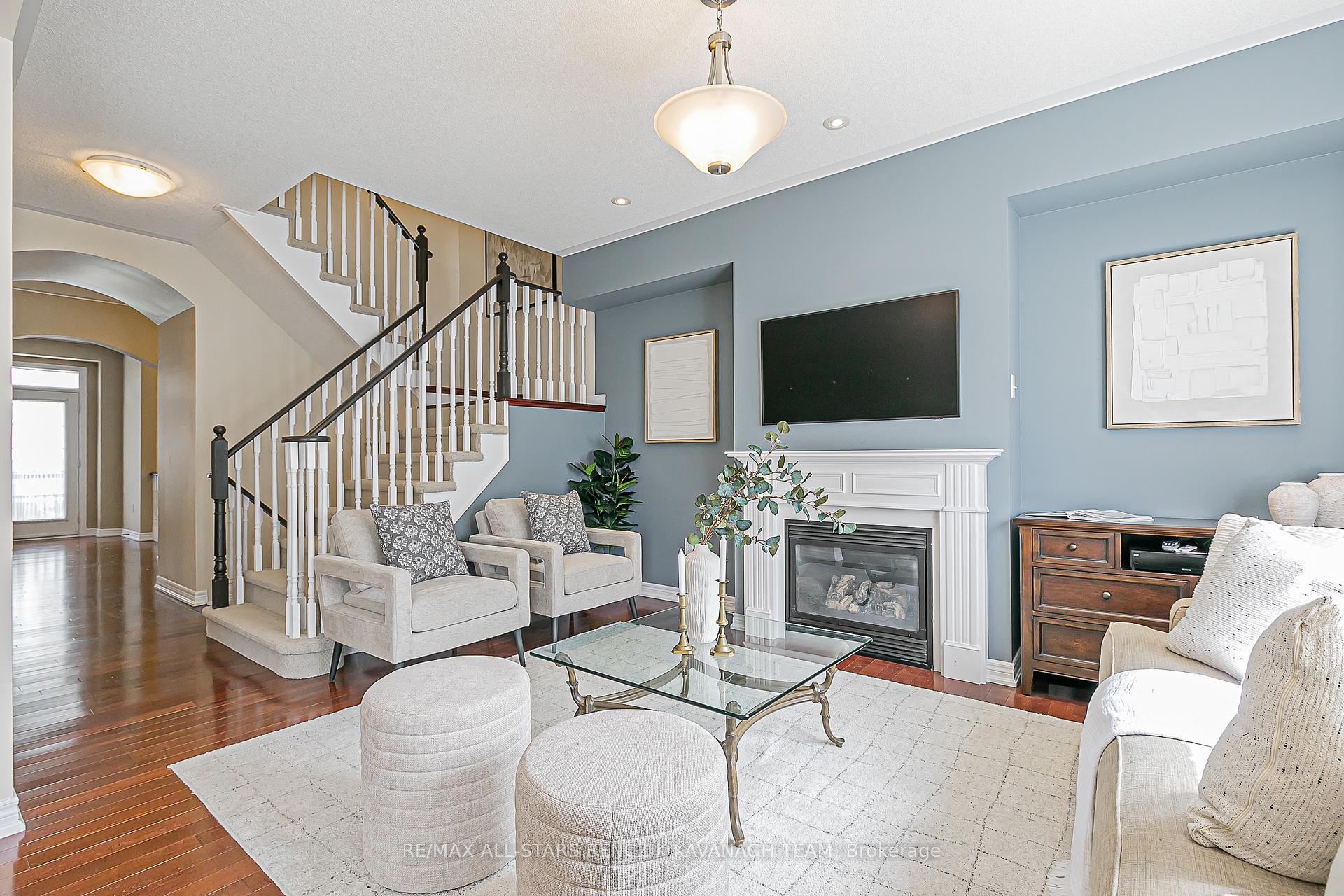 Photo 10 of 54 Kylemore Way, Markham, Angus Glen — HOMEH