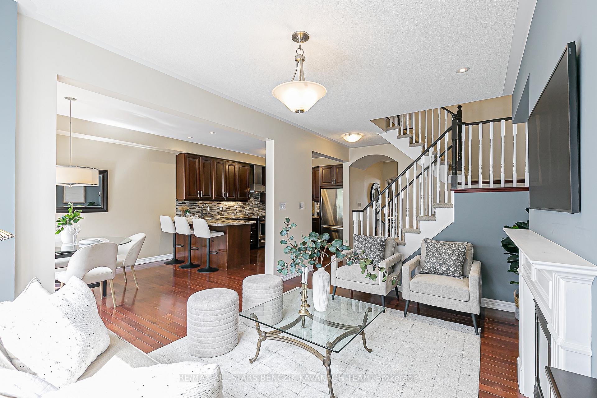 Photo 12 of 54 Kylemore Way, Markham, Angus Glen — HOMEH