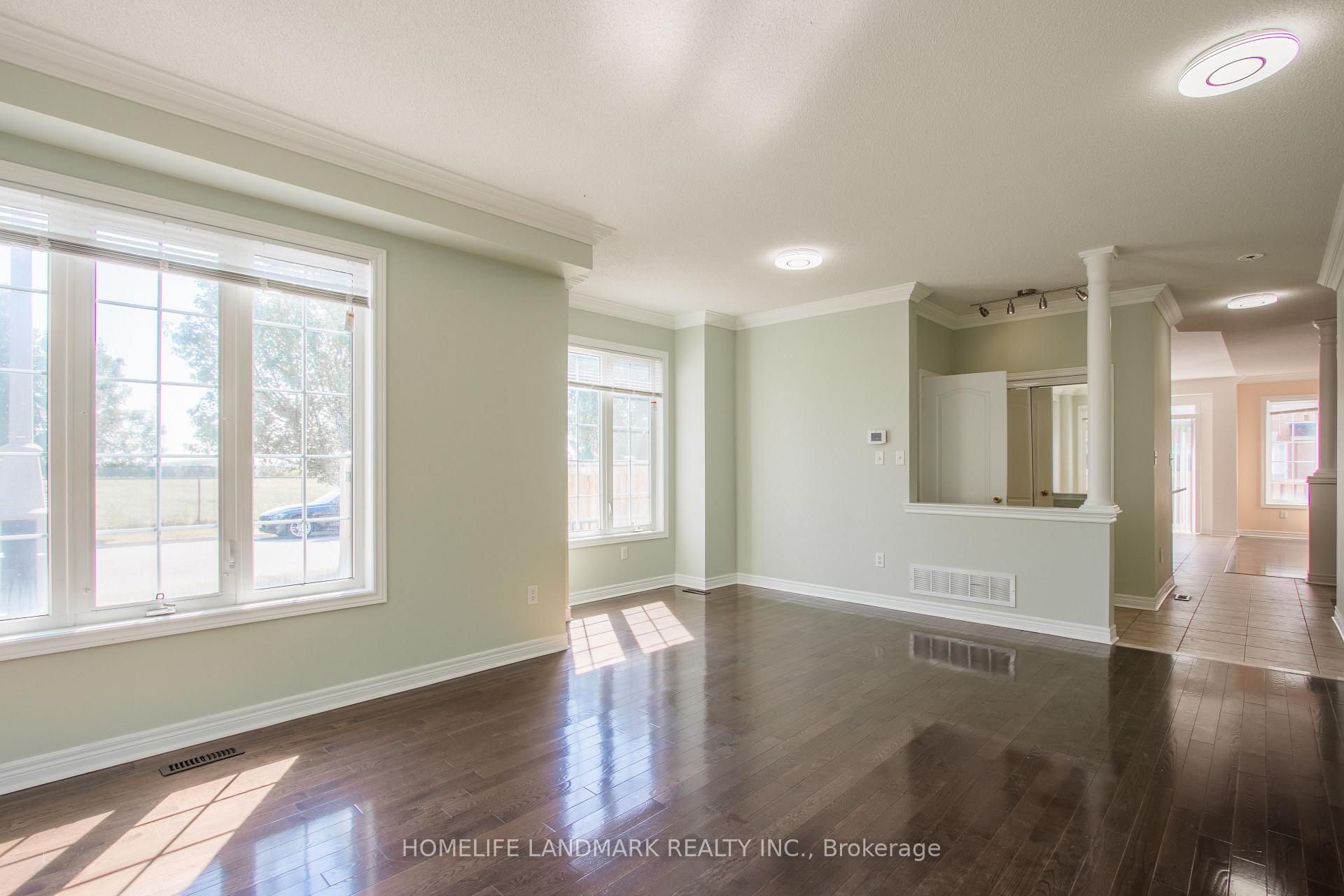 Photo 4 of Unit MAIN, 58 Pillar Rock Crescent, Markham, Victoria Manor-Jennings Gate — HOMEH