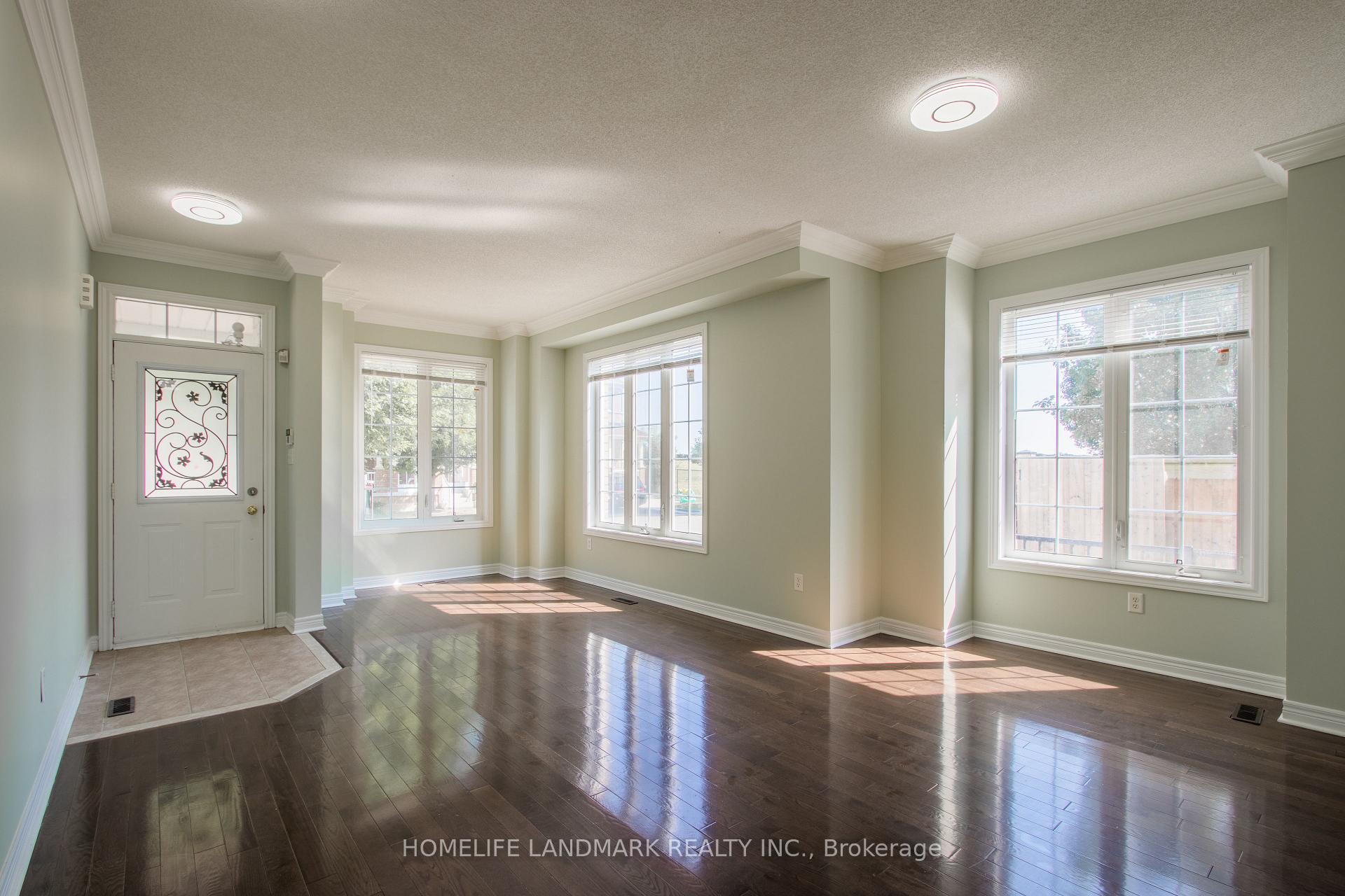 Photo 5 of Unit MAIN, 58 Pillar Rock Crescent, Markham, Victoria Manor-Jennings Gate — HOMEH