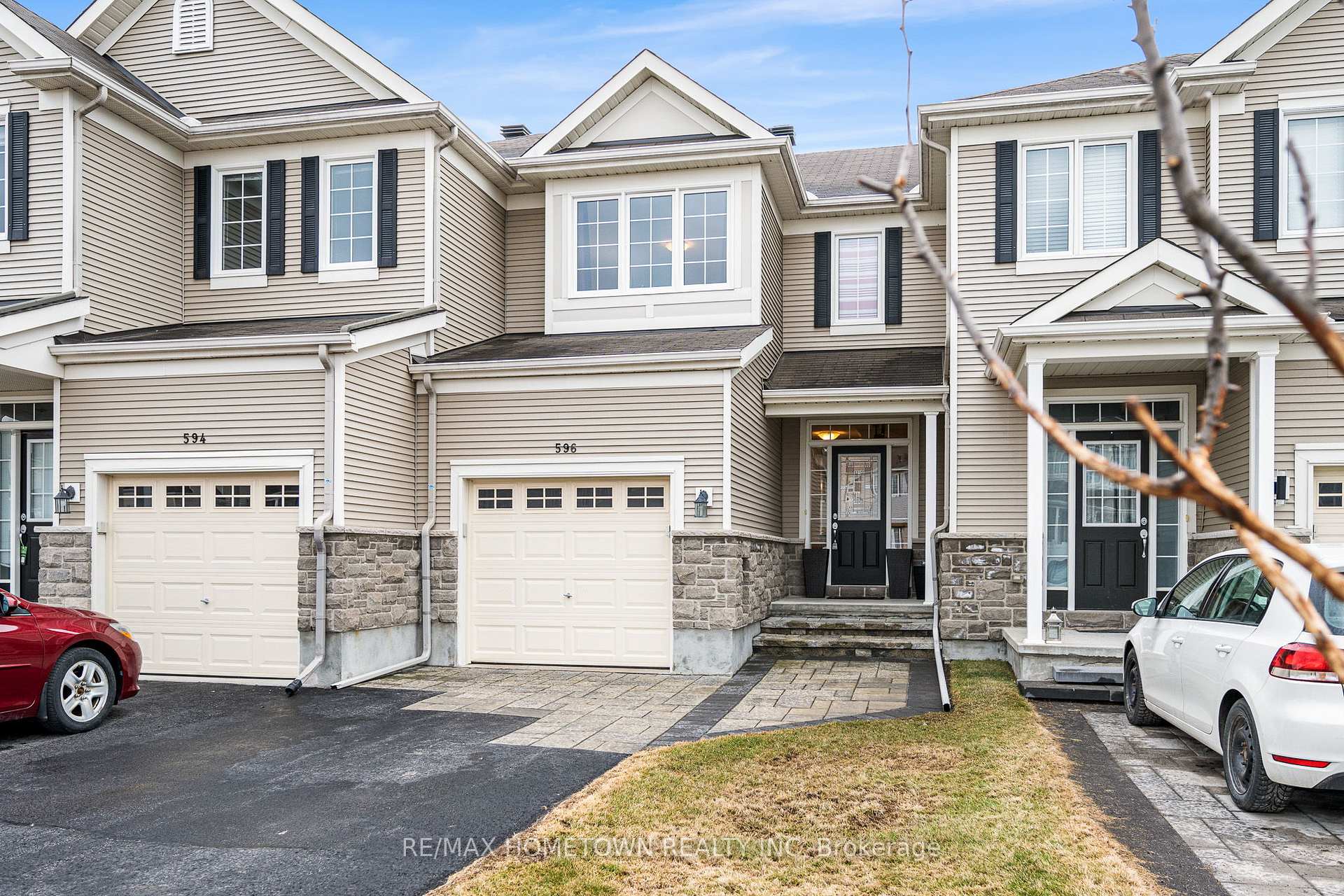 Photo 2 of 596 Barrick Hill Road, Ottawa, Kanata - Emerald Meadows/Trailwest — HOMEH