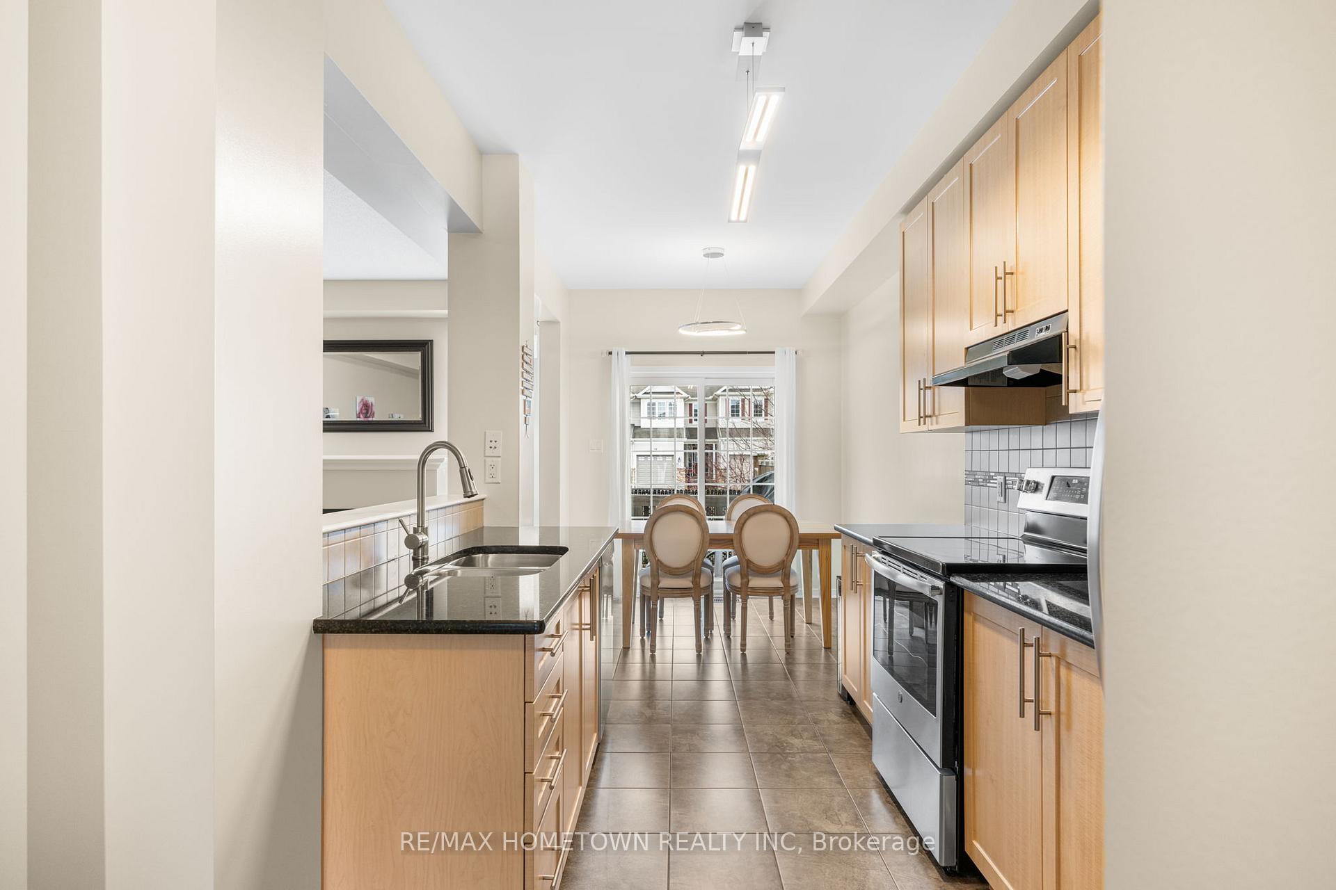 Photo 8 of 596 Barrick Hill Road, Ottawa, Kanata - Emerald Meadows/Trailwest — HOMEH