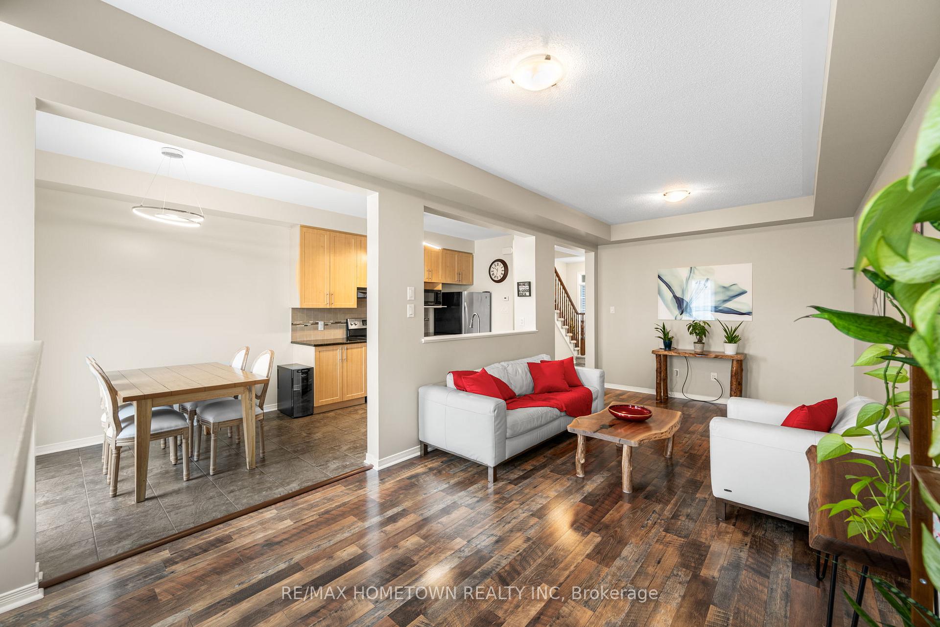 Photo 13 of 596 Barrick Hill Road, Ottawa, Kanata - Emerald Meadows/Trailwest — HOMEH