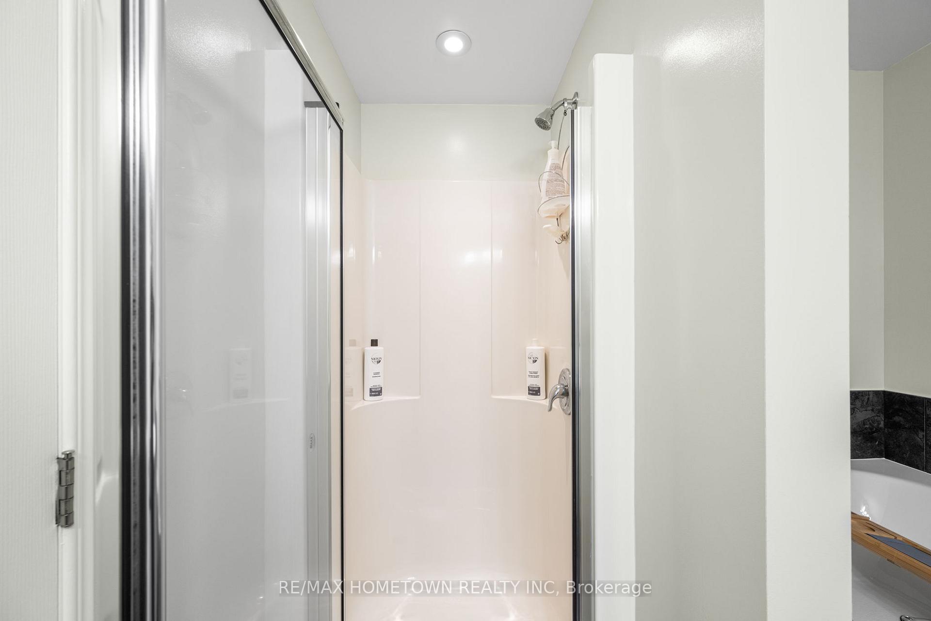 Photo 20 of 596 Barrick Hill Road, Ottawa, Kanata - Emerald Meadows/Trailwest — HOMEH