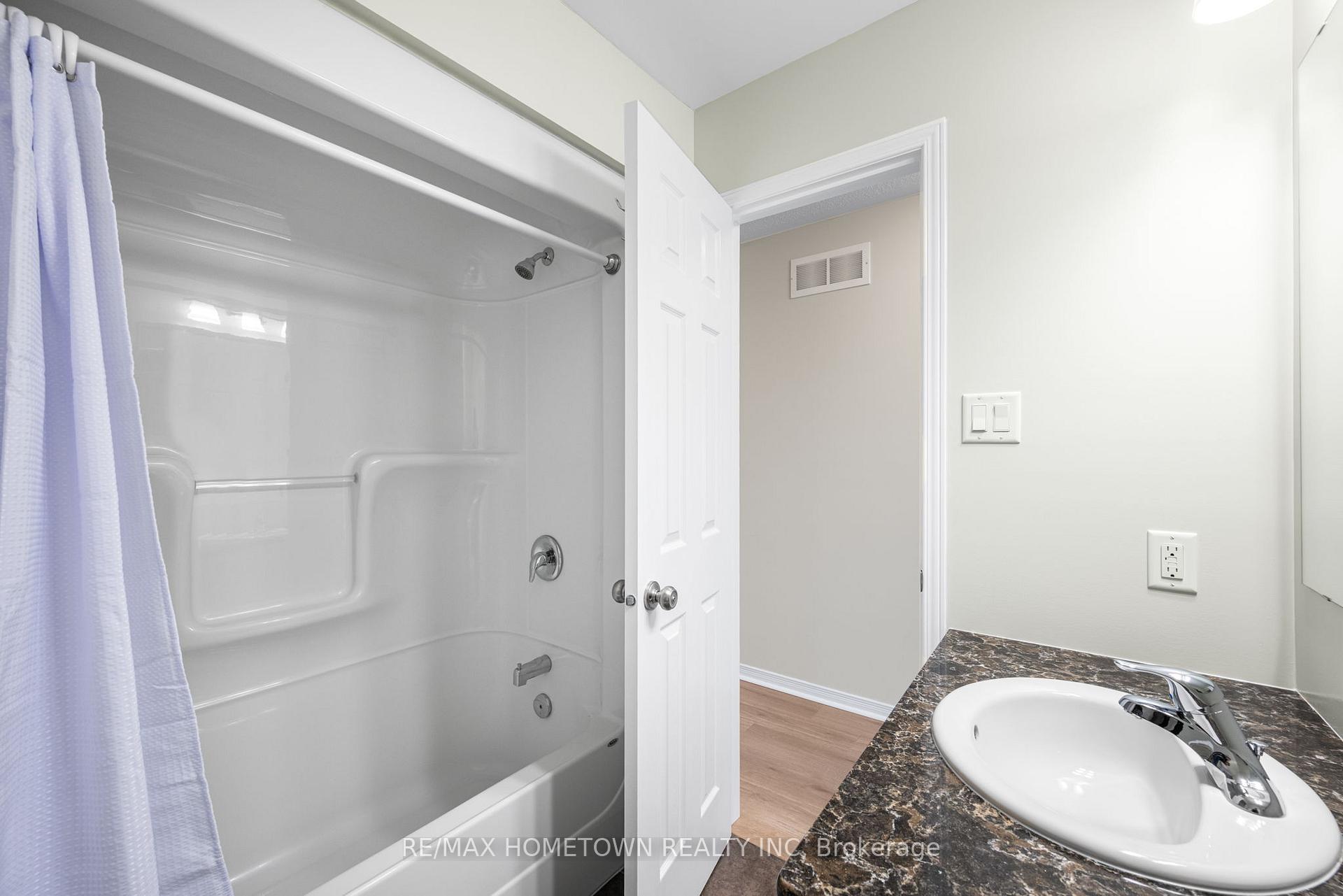Photo 25 of 596 Barrick Hill Road, Ottawa, Kanata - Emerald Meadows/Trailwest — HOMEH