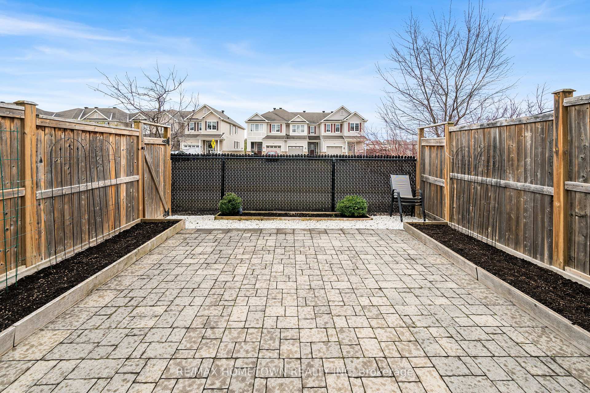 Photo 29 of 596 Barrick Hill Road, Ottawa, Kanata - Emerald Meadows/Trailwest — HOMEH