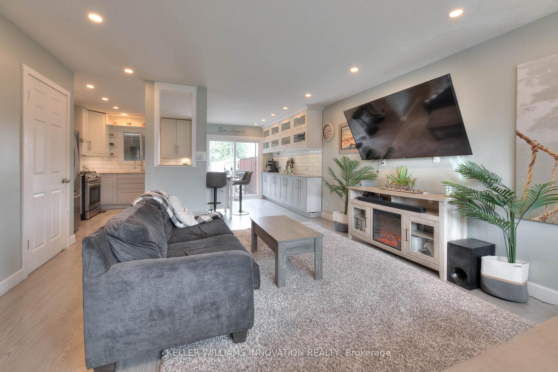 Photo 8 of 122 Breckenridge Drive, Kitchener — HOMEH