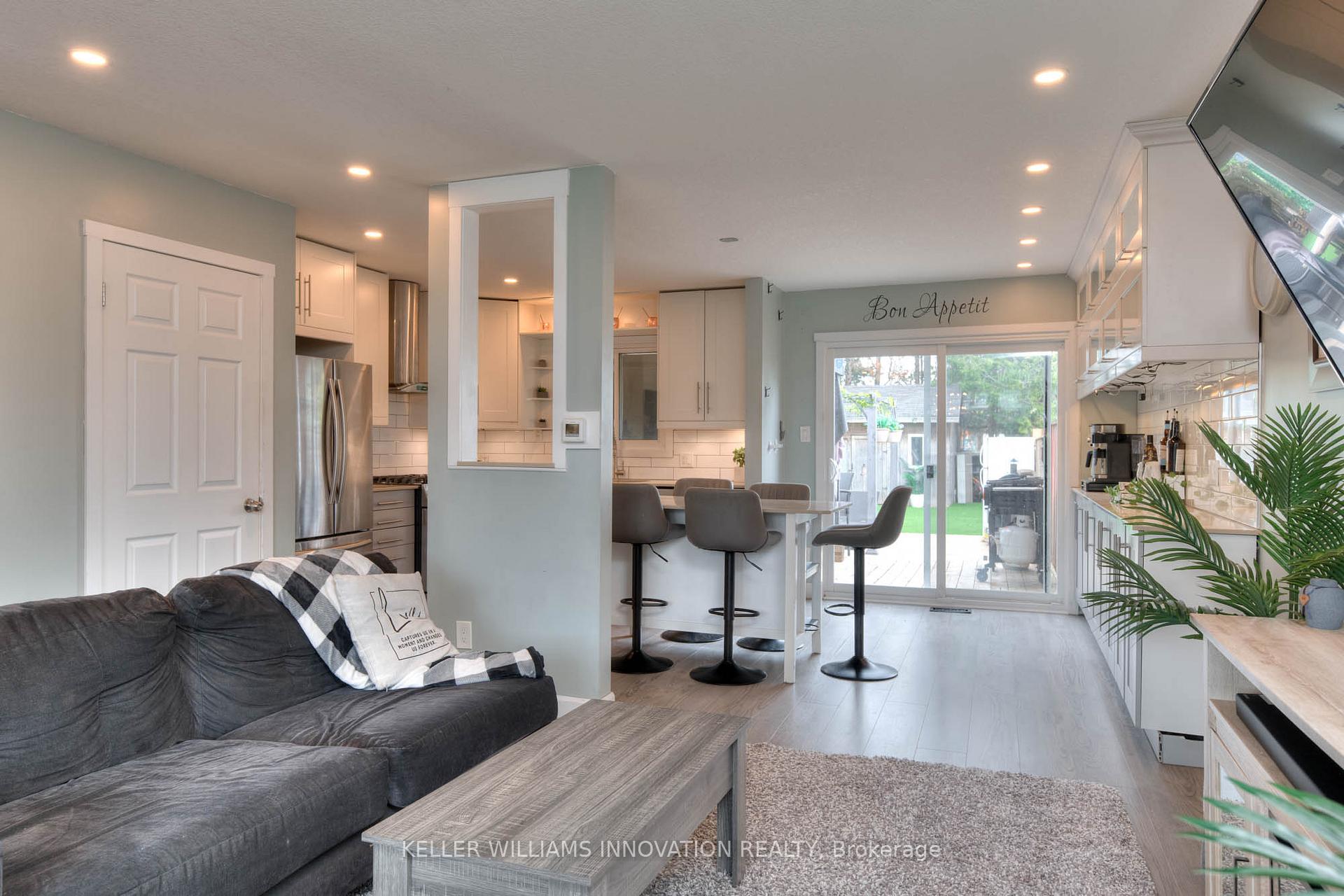 Photo 9 of 122 Breckenridge Drive, Kitchener — HOMEH