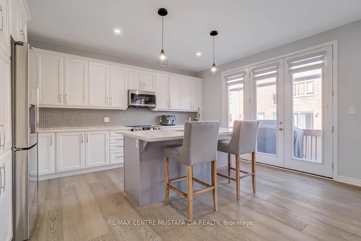 Photo 8 of 688 Kennedy Circle W, Milton, Cobban — HOMEH