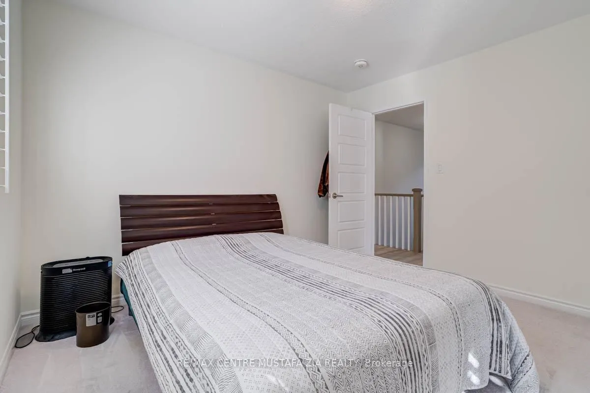 Photo 17 of 688 Kennedy Circle W, Milton, Cobban — HOMEH