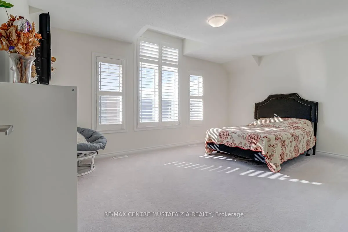 Photo 20 of 688 Kennedy Circle W, Milton, Cobban — HOMEH