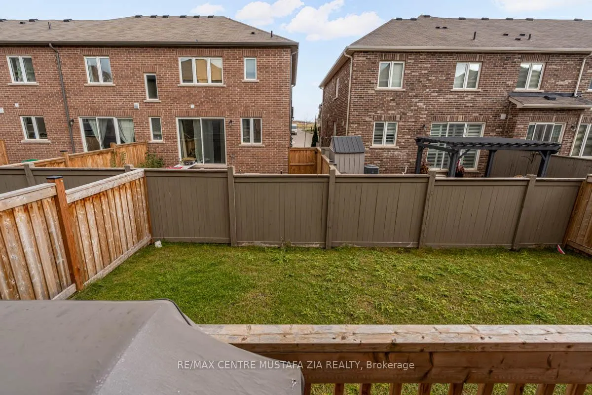 Photo 38 of 688 Kennedy Circle W, Milton, Cobban — HOMEH