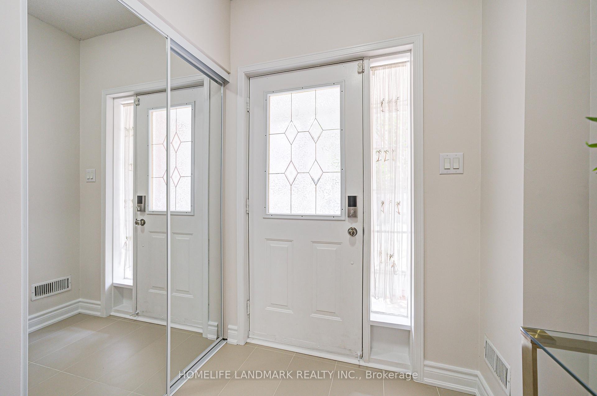 Photo 4 of 24 Red Sea Way, Markham, Middlefield — HOMEH