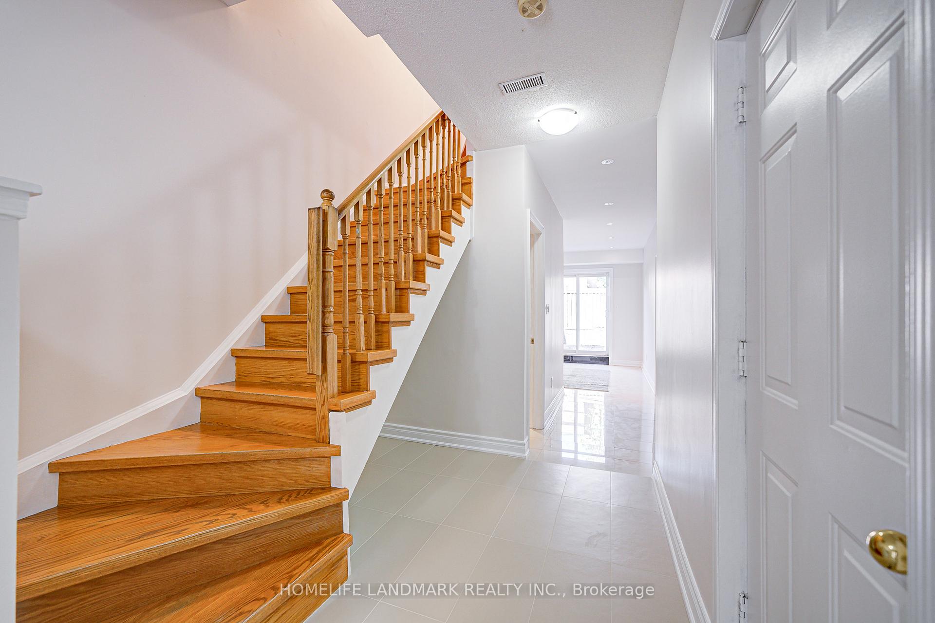 Photo 6 of 24 Red Sea Way, Markham, Middlefield — HOMEH