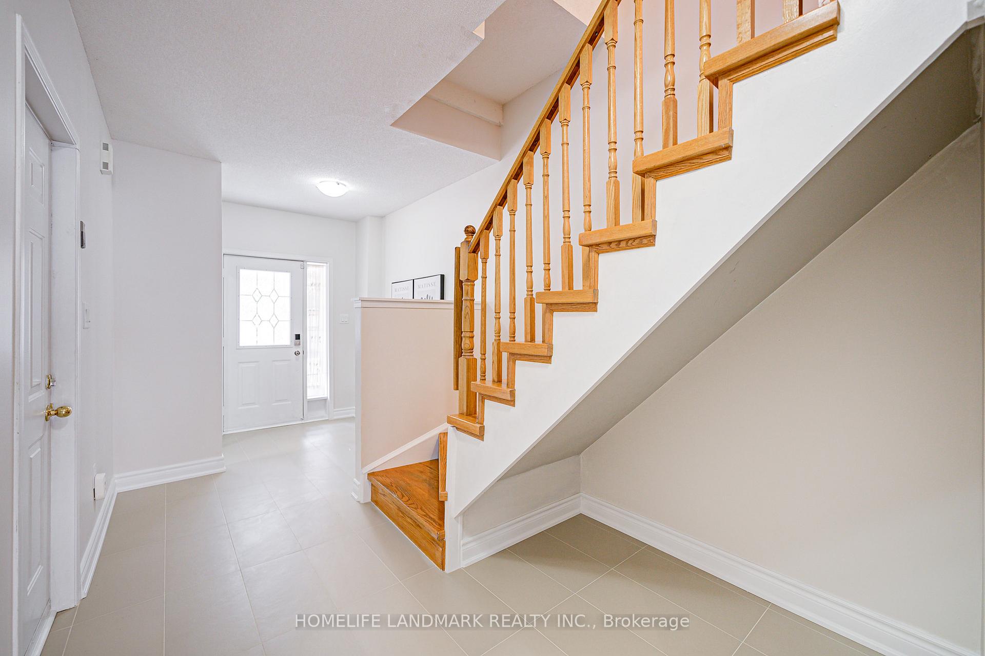 Photo 7 of 24 Red Sea Way, Markham, Middlefield — HOMEH
