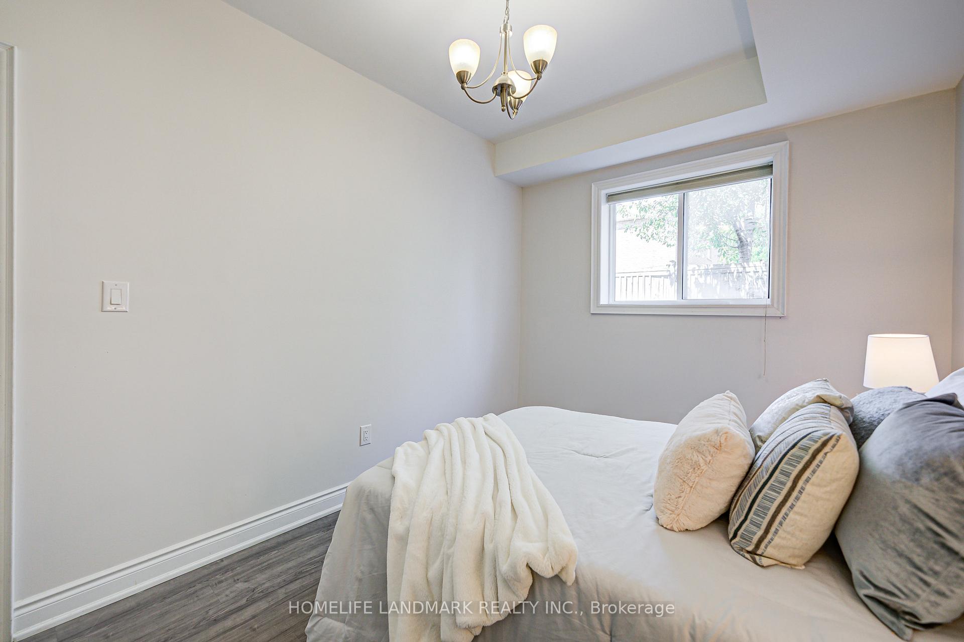 Photo 10 of 24 Red Sea Way, Markham, Middlefield — HOMEH