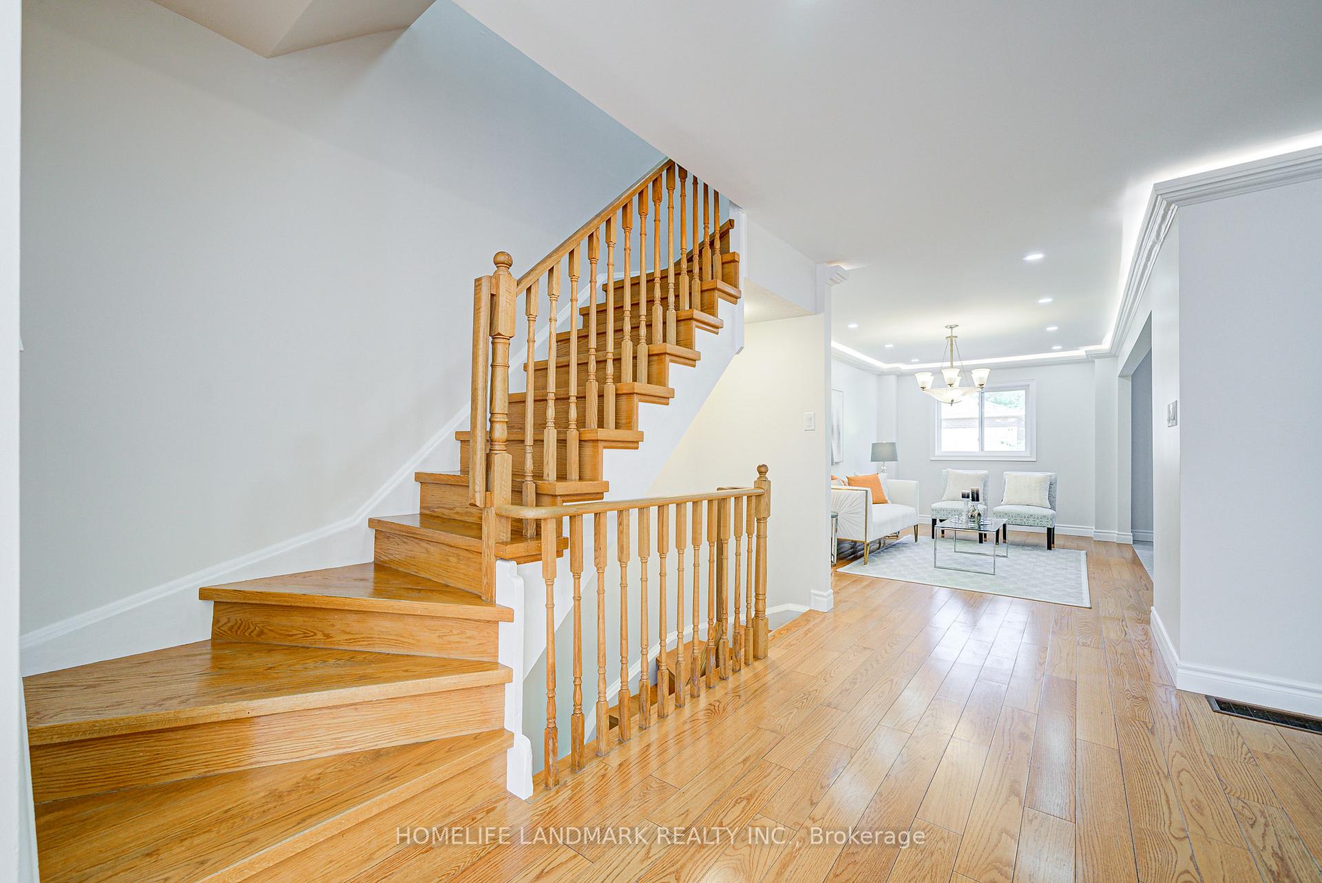 Photo 14 of 24 Red Sea Way, Markham, Middlefield — HOMEH
