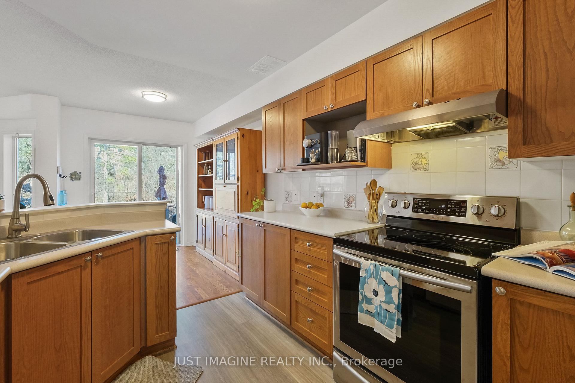 Photo 19 of 57 Hemlo Crescent, Ottawa, Kanata - Kanata Lakes/Heritage Hills — HOMEH