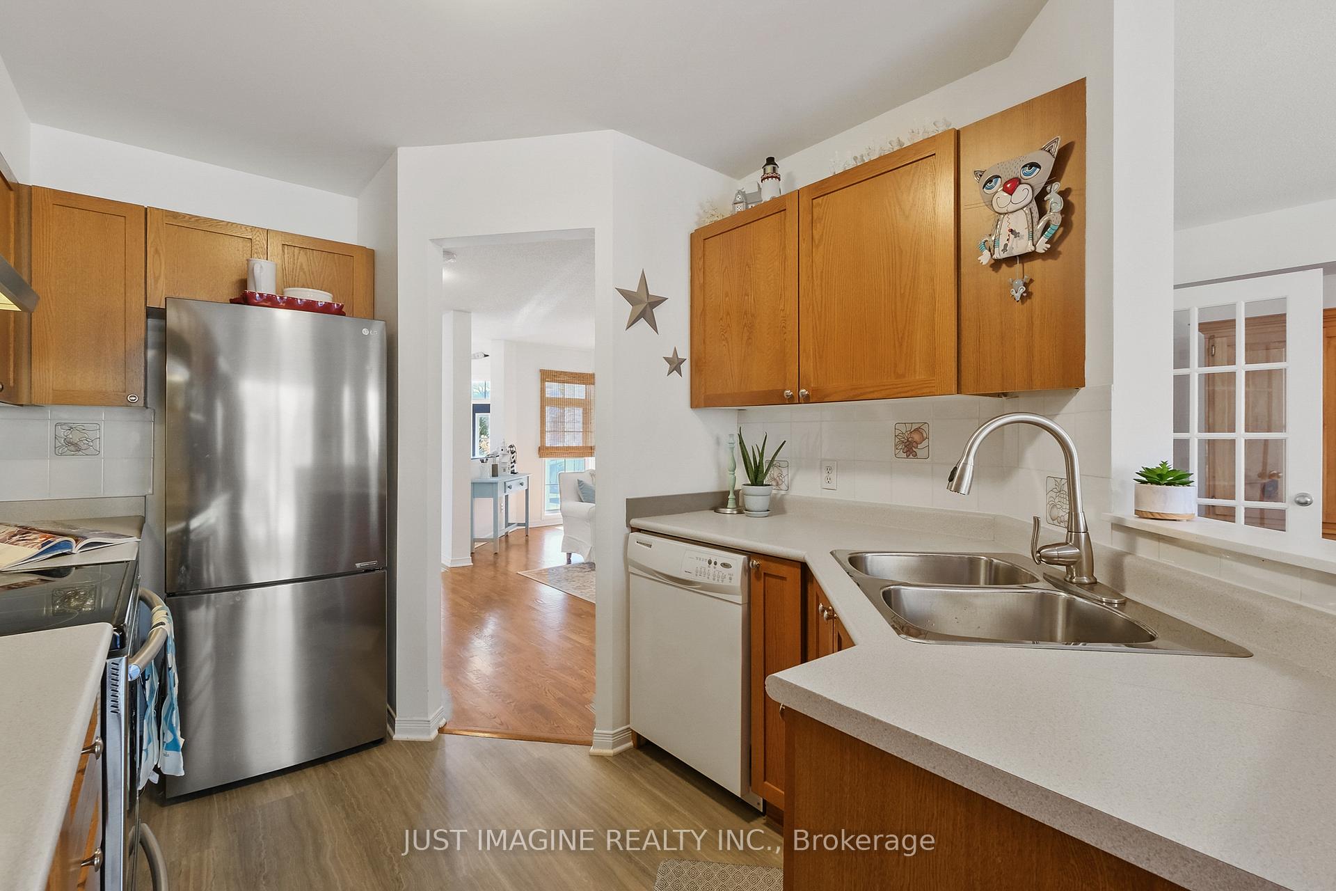 Photo 23 of 57 Hemlo Crescent, Ottawa, Kanata - Kanata Lakes/Heritage Hills — HOMEH