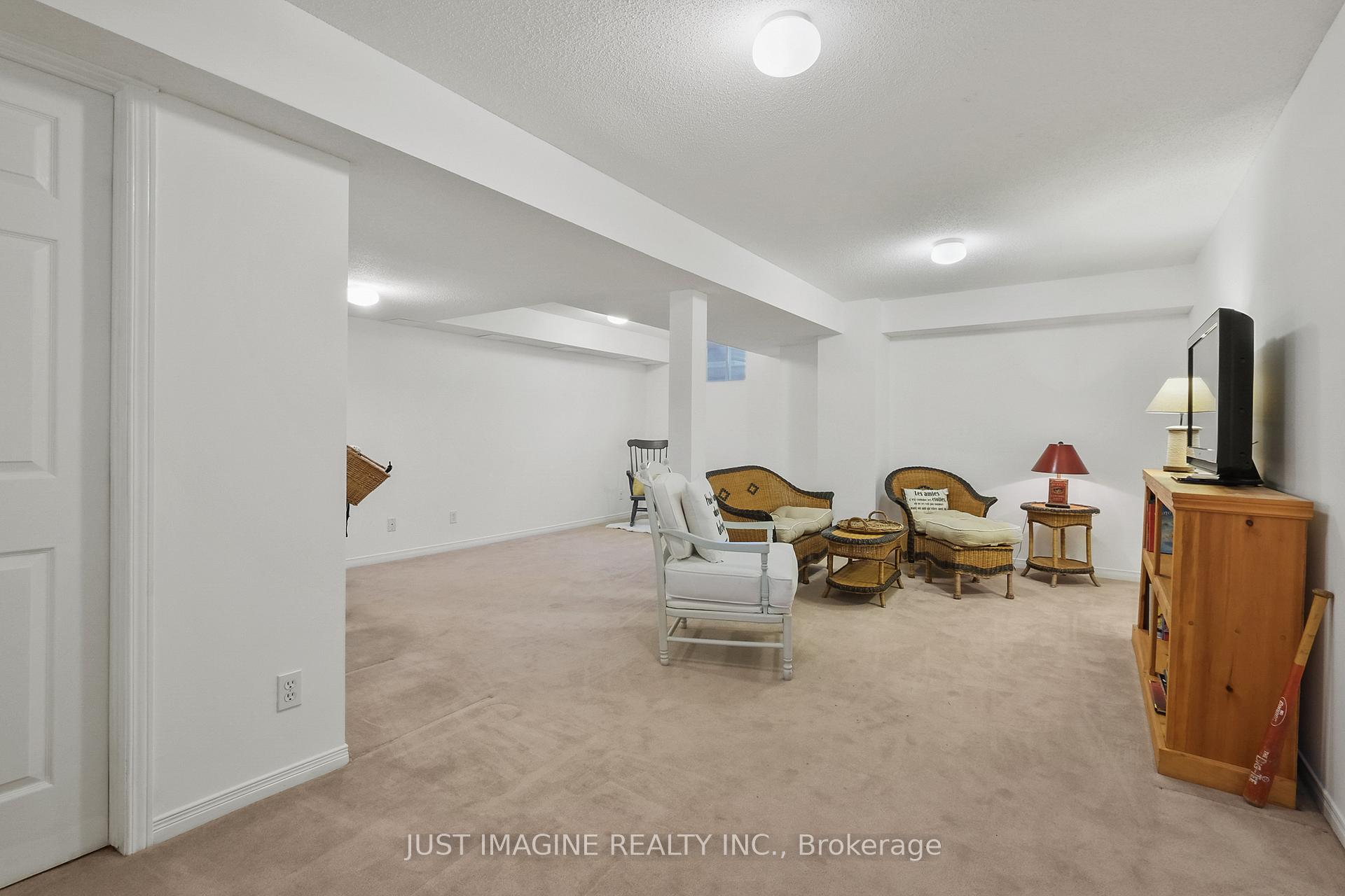 Photo 37 of 57 Hemlo Crescent, Ottawa, Kanata - Kanata Lakes/Heritage Hills — HOMEH